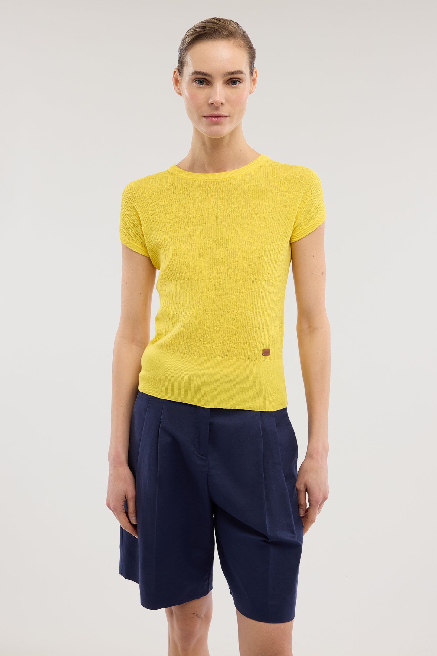 Maglia a maniche corte in cotone crepe con punto 3D 2|158c19d63a695873c866da50f6731a3505ac73e9a28ee8c6261514bb73a56e06