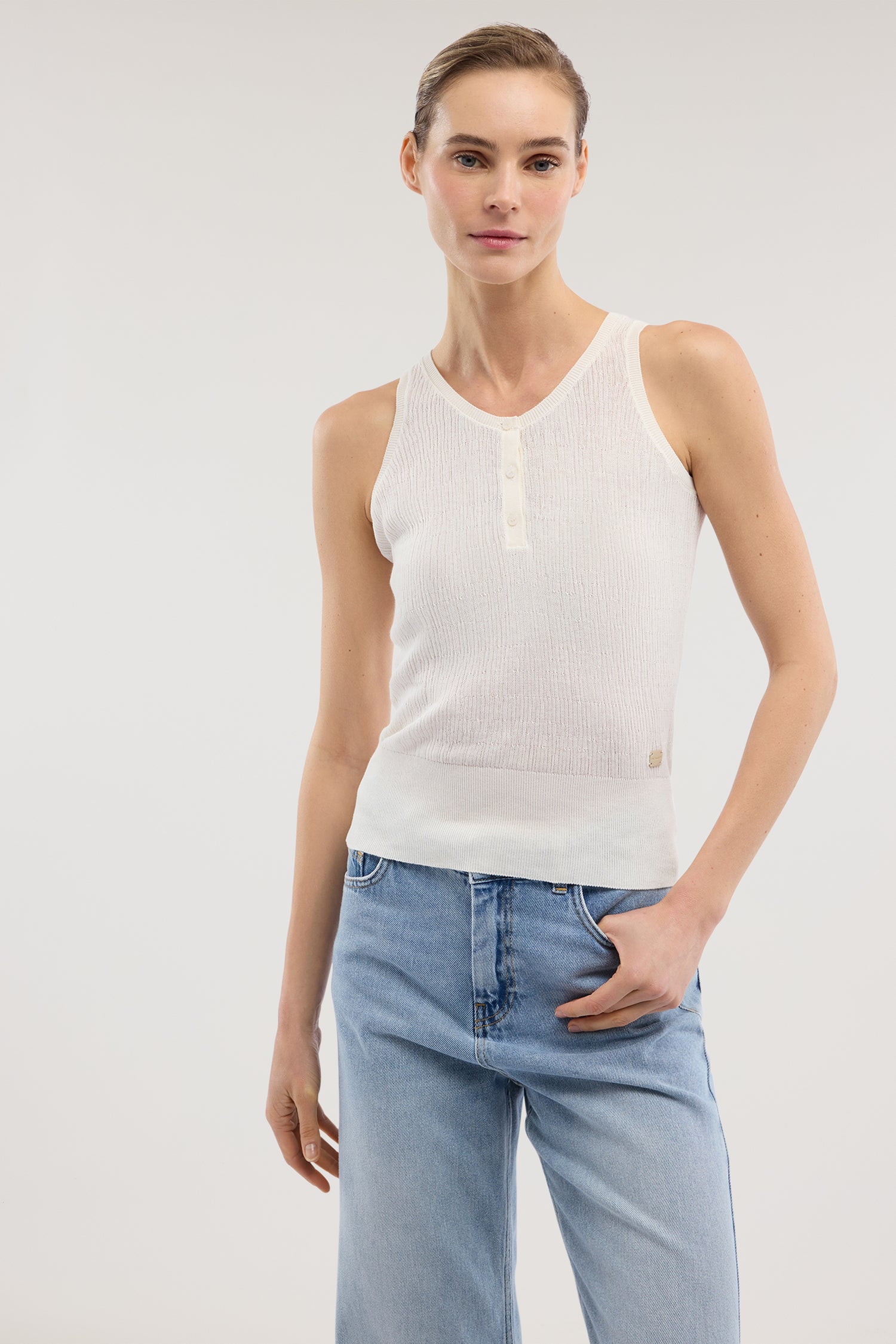 Tank top in cotone crepe con punto 3D 1|919edc32af6bcfc8cb72ac22547dbb1be49dba4d8210a5ffb822ffa2328e15e0