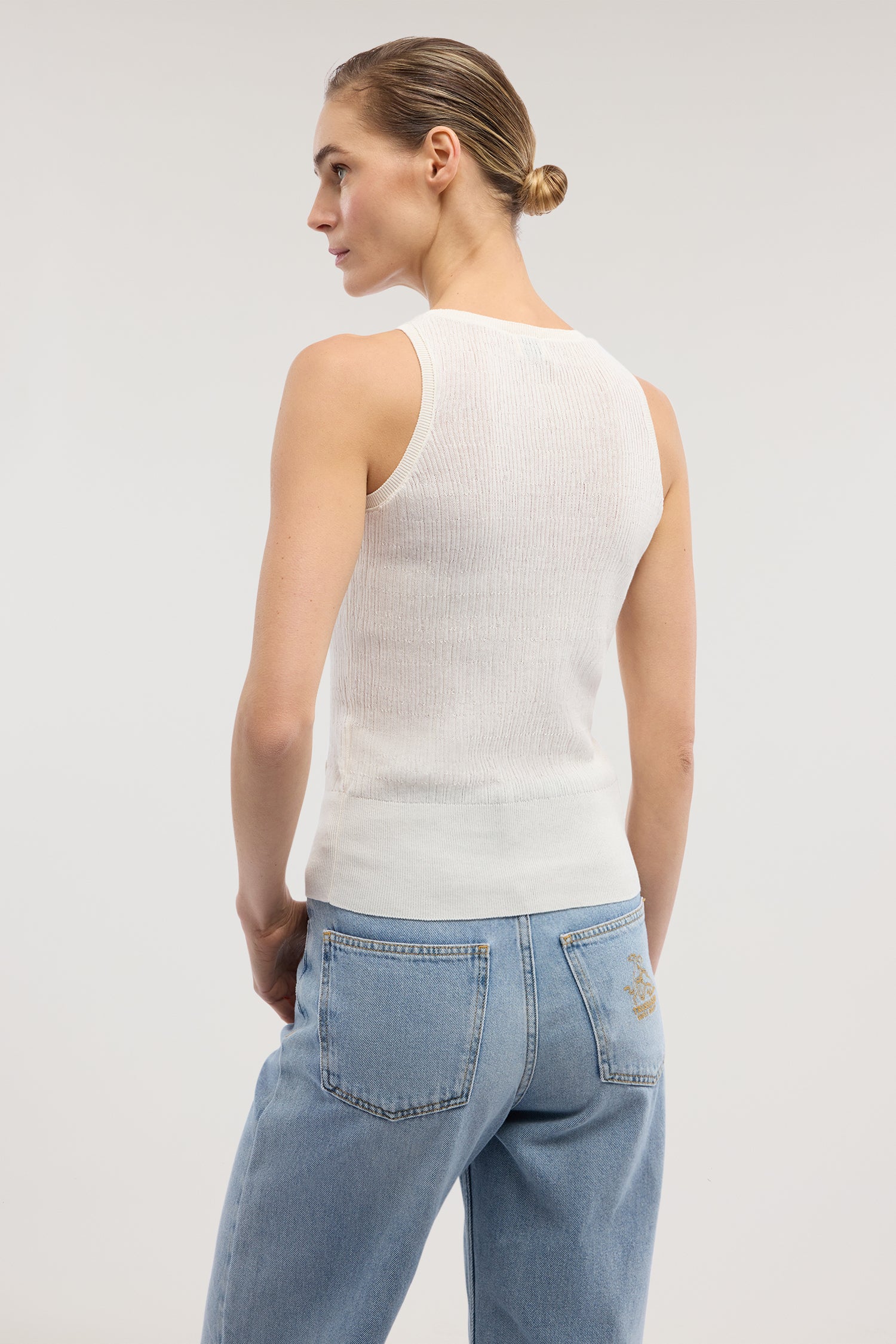 Tank top in cotone crepe con punto 3D 2|643cc56b3b17f798e073d08b2860a650a11ab727c1ba6bf0639350ef41aeb5a6