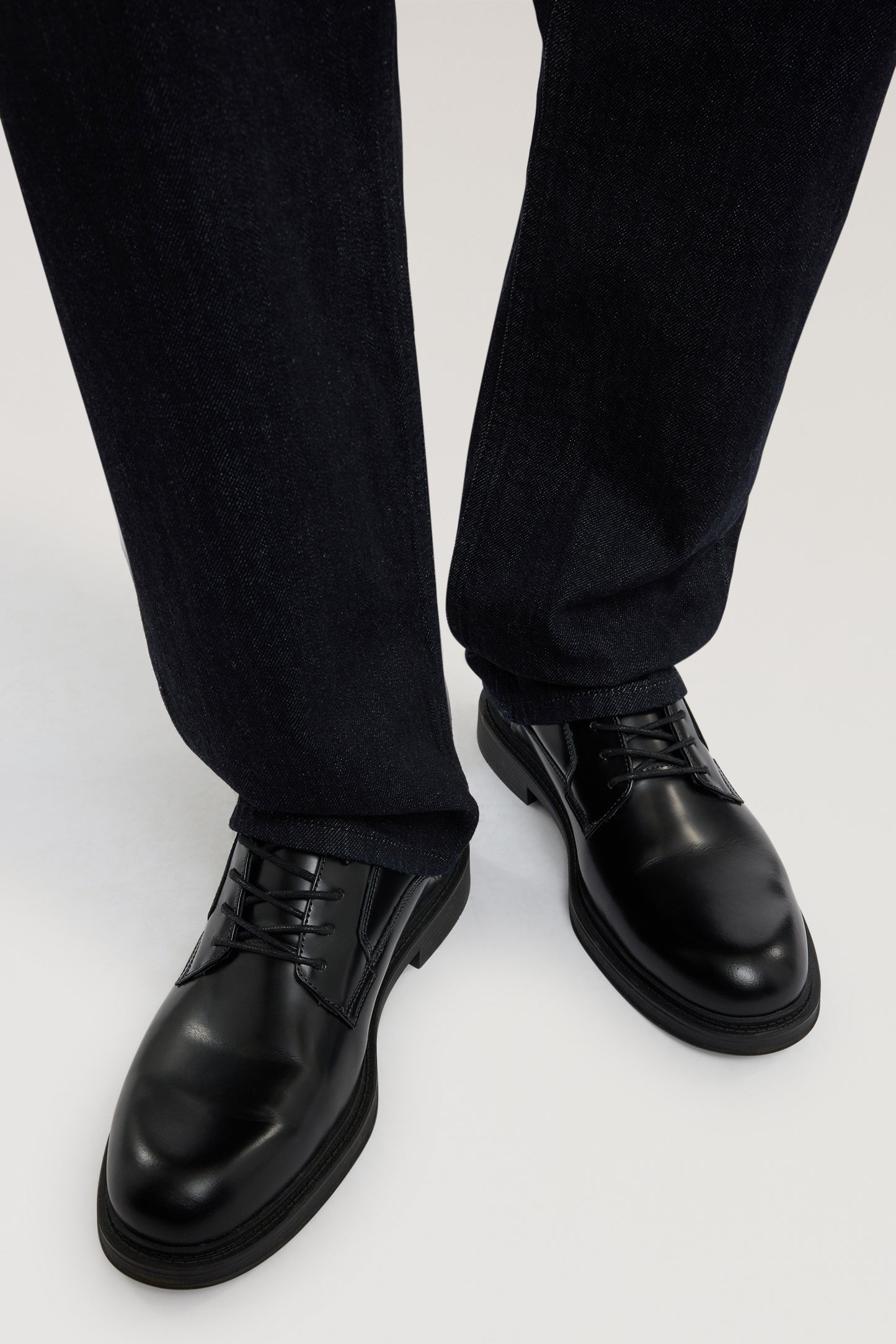 Scarpe stringate in pelle 4|2cac7126daa556862582477a3caf460c1392ceacd687cb30db0989b41ee1c47e