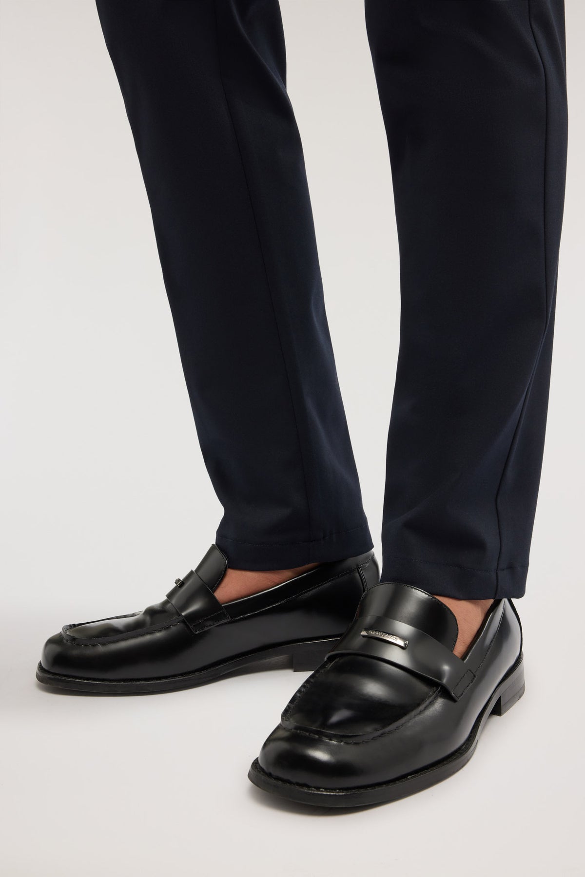 Loafer con fascia e placca metallica 3|6443a5b9a3c2a68394f5e6856de3677e6188a7c08fb9571ee1a35dcac3a75ebc