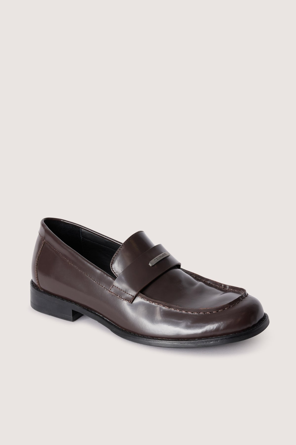 Loafer con fascia e placca metallica 2|84f6e82b54d0a3e6b550b823fd56394e49f7d257075f60fc836e215a873aef66