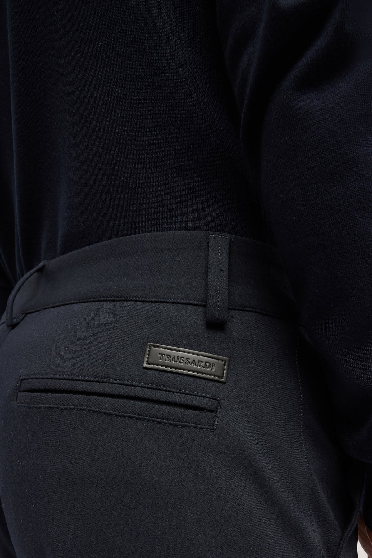Chinos slim fit in tech viscosa 3|8e423b88f7e1ad89d2dcd697f5c6bc16b8a806781df7f275dca347269d5f55c2