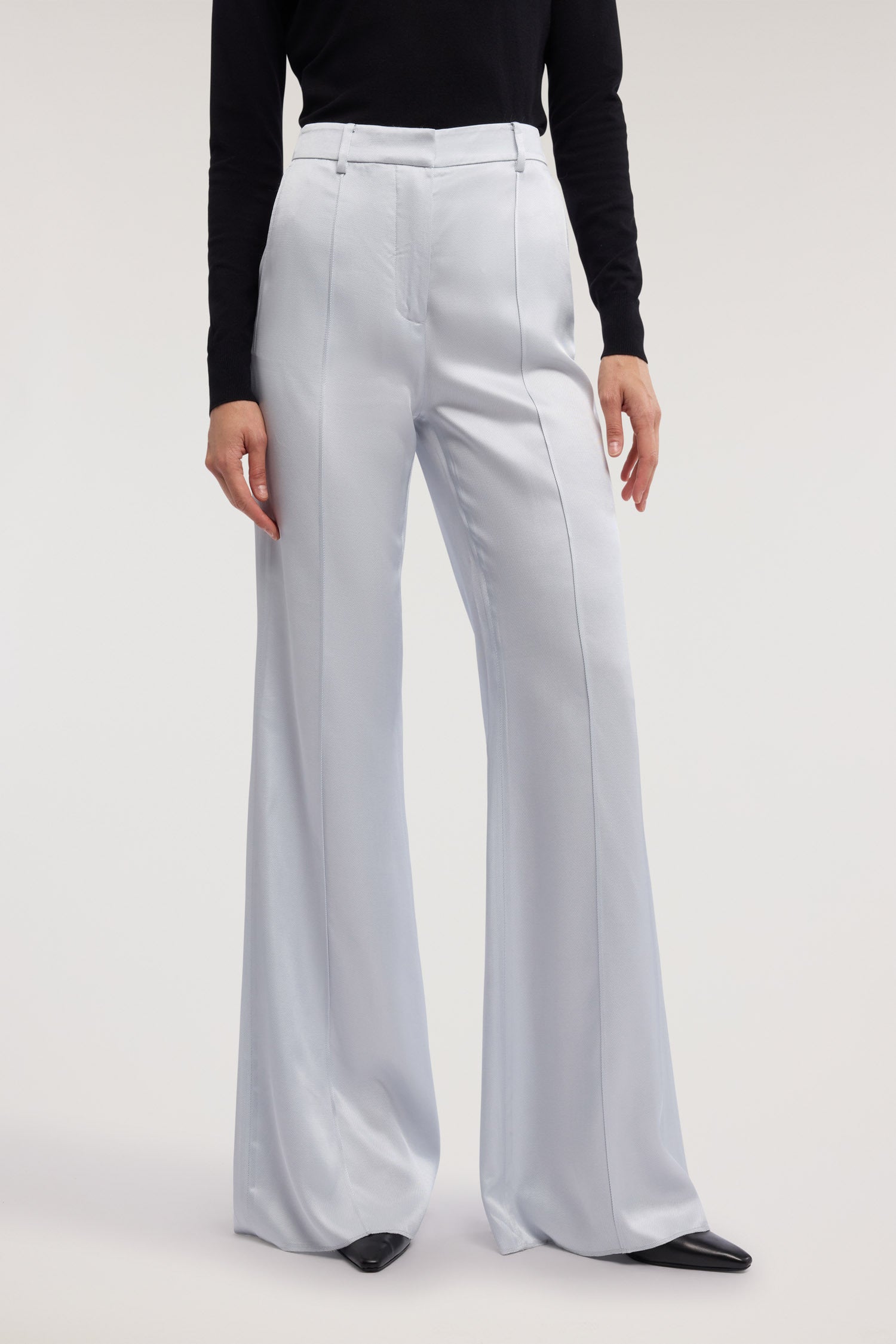 Pantalone flare in twill di viscosa 1|dbd437e86542c8d418f1326589e217504df7ae285e9453debb0cb5efeb462710