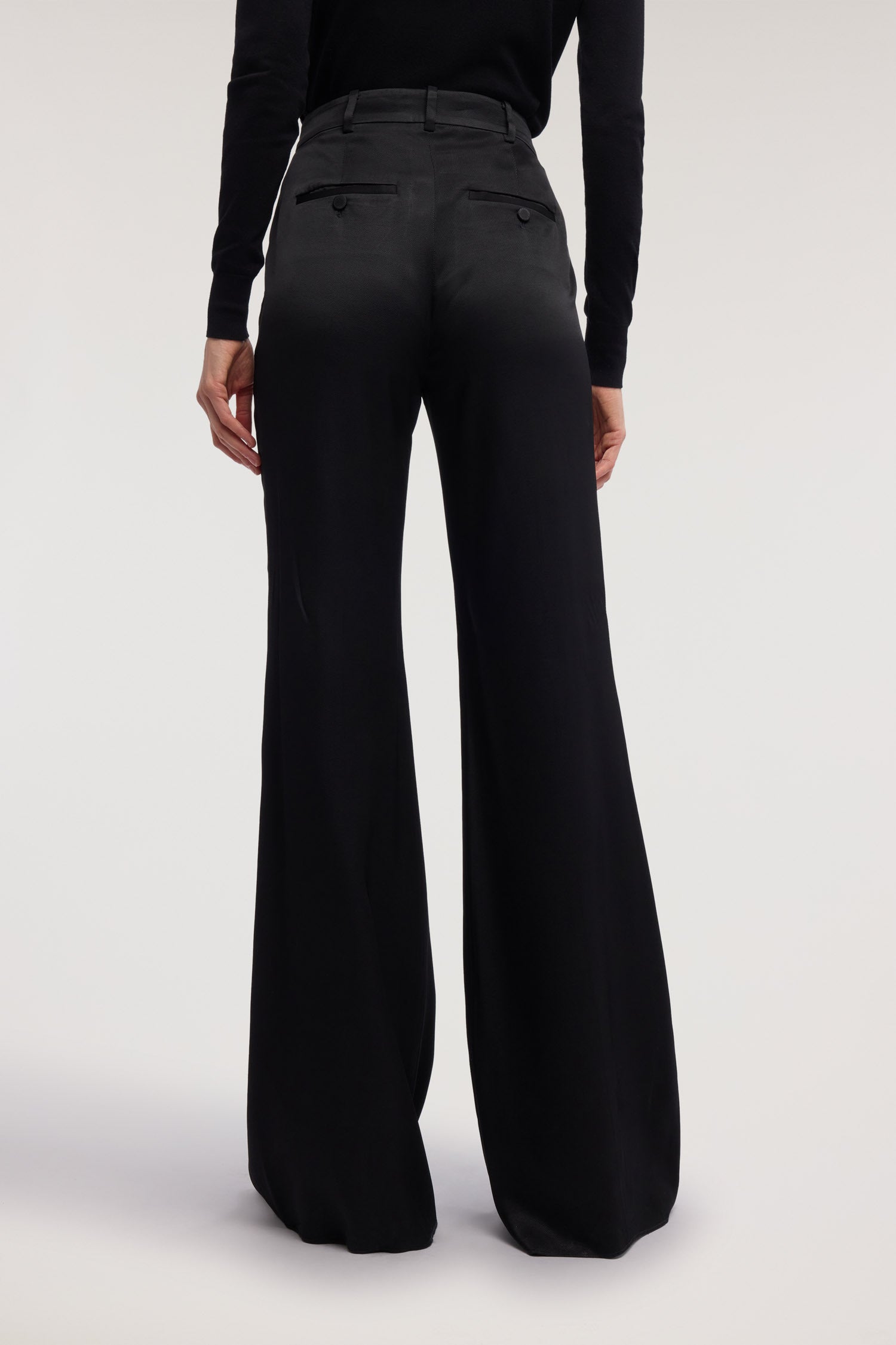 Pantalone flare in twill di viscosa 2|e1107b2026788a64bc90ffe5363c2edd5d9cf333bd88e1de3f458dd96e9dd135