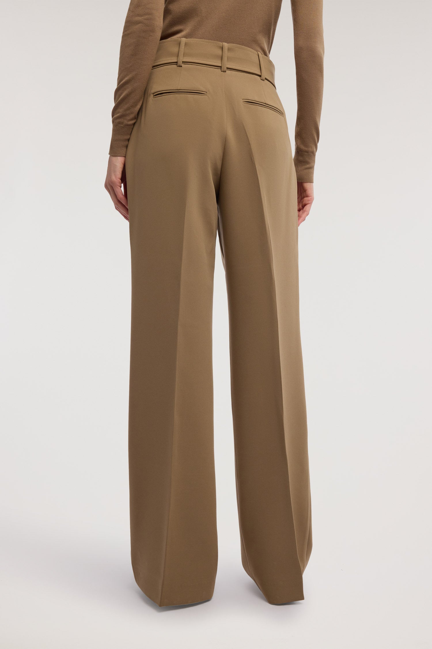 Pantalone palazzo in cady con cintura 2|4a5e44f090618f8cf6d225118803d34a4b293dd6f60509c30871ae7f2416b67c