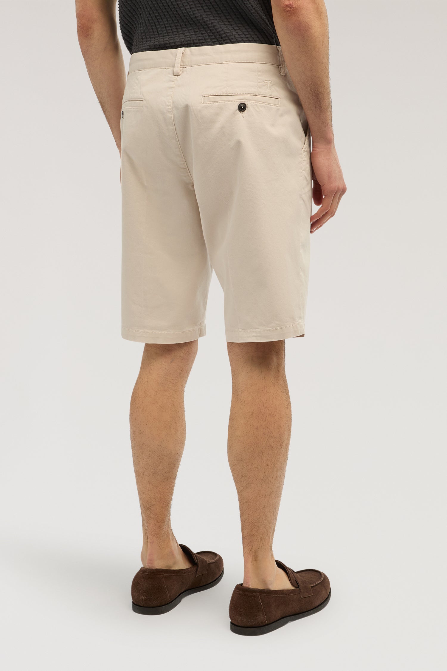 Bermuda Aviator slim fit in gabardina 2|eb58f9a962bbfcdf7f95650a3dffb05ff268e0f30e481a472c932d465aea252d