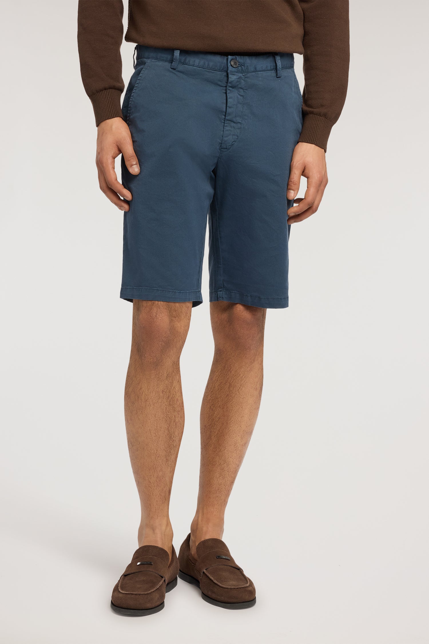Bermuda Aviator slim fit in gabardina 1|012ad4d7bdca7a286f0b78c68d79de11bee5072c8ea2412f12f494c9a6512016