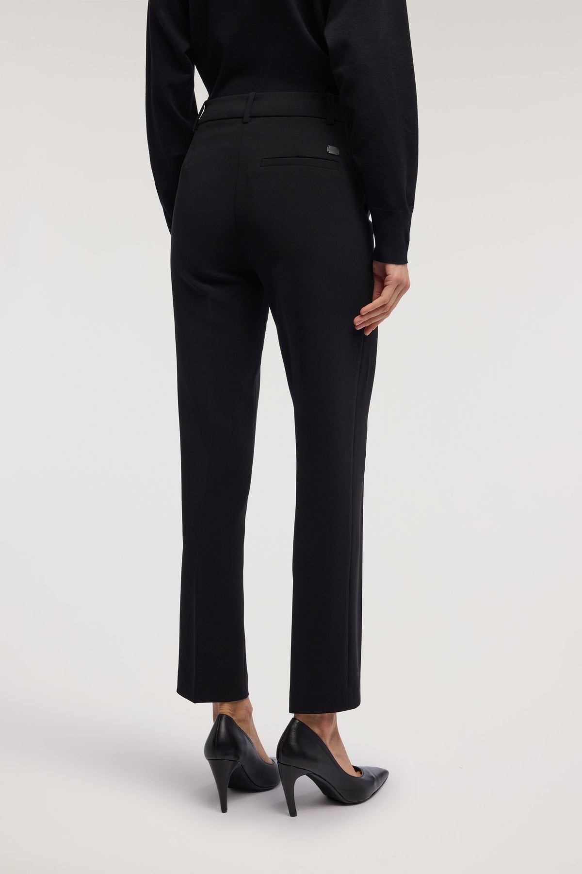 Pantaloni sigaretta in cady 3|99b9c0f3ecc289e3bc057fd12a24d5b4f198ab142792f930aafc2581b4bc3b59