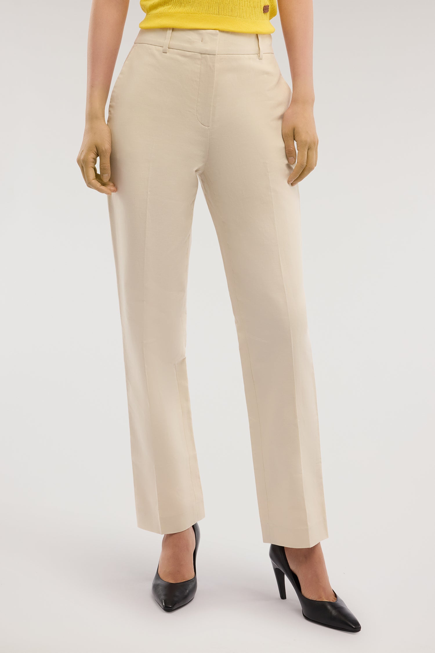 Pantaloni a sigaretta in cotone e lino 2|f9771558c6048dc271e5a60d19a36a8a04a5d199e5539e1537eb4b4b425a827b
