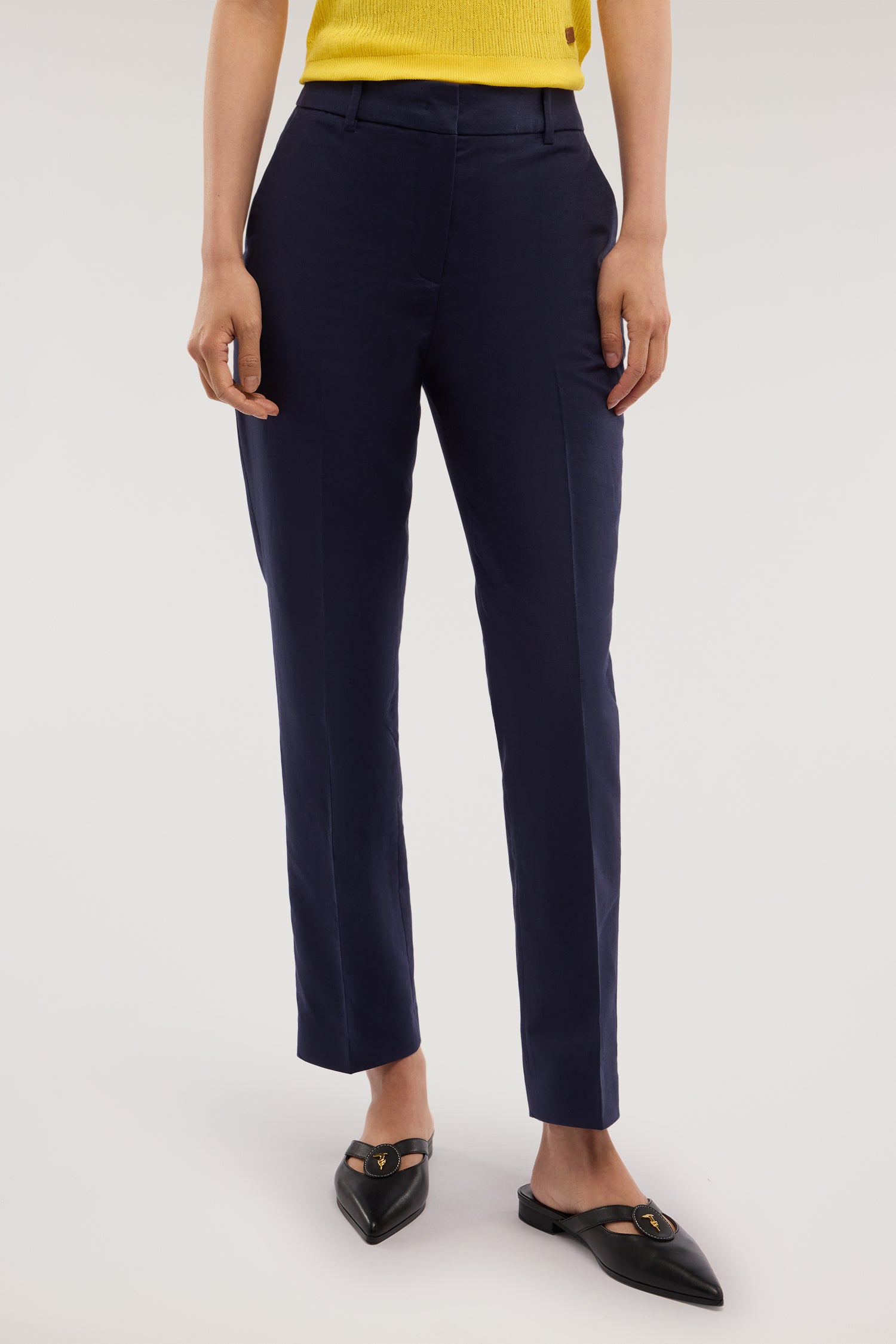 Pantaloni a sigaretta in cotone e lino 2|d116fbabff739b4e7c34dbaa1d99cc61b033c8f164bc6beb18d38716d6044c9a
