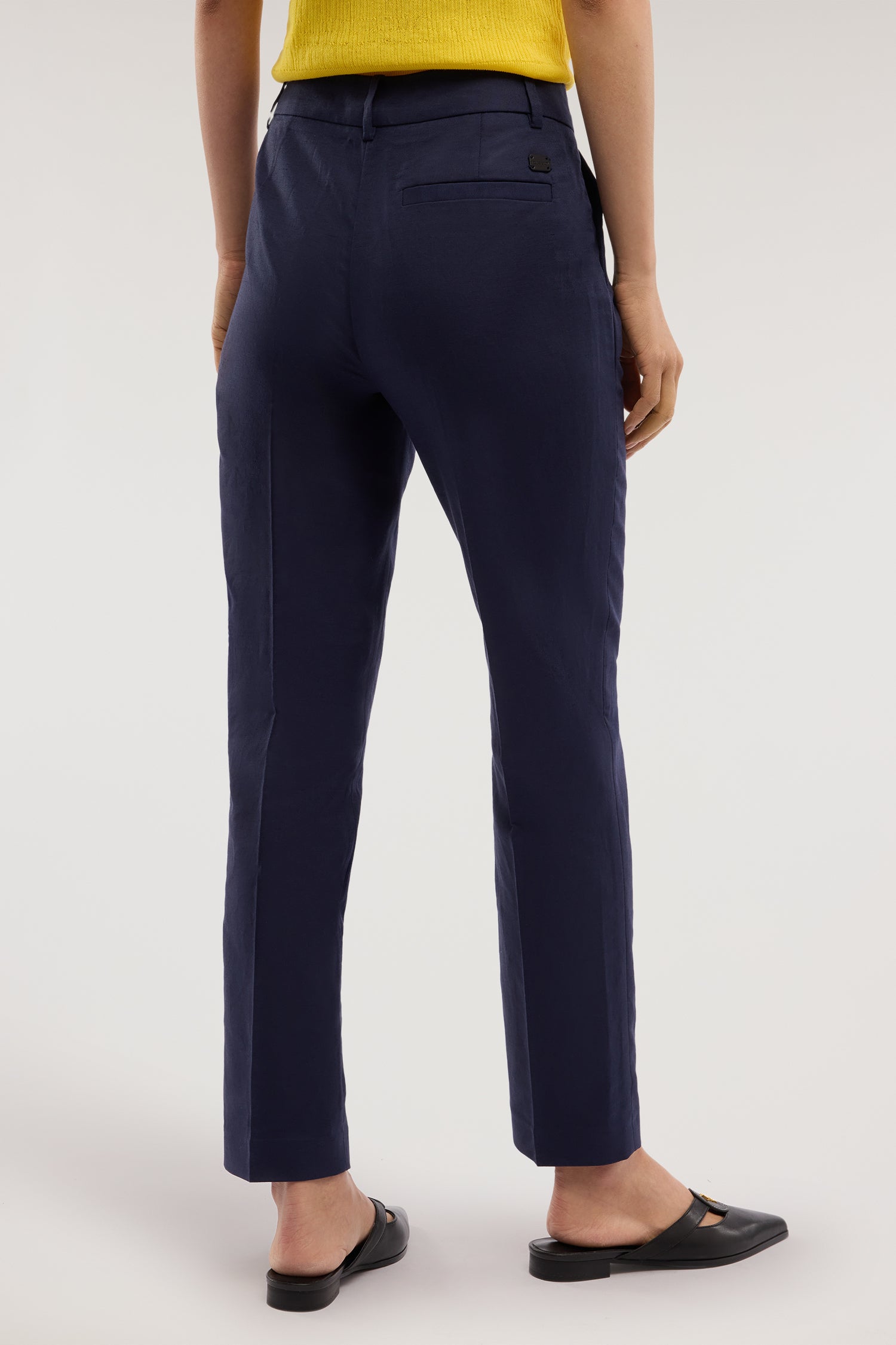 Pantaloni a sigaretta in cotone e lino 3|ea0a74281052ed537ed2dbc2955651af987a0b011263c4fef17325f3ad7813e8