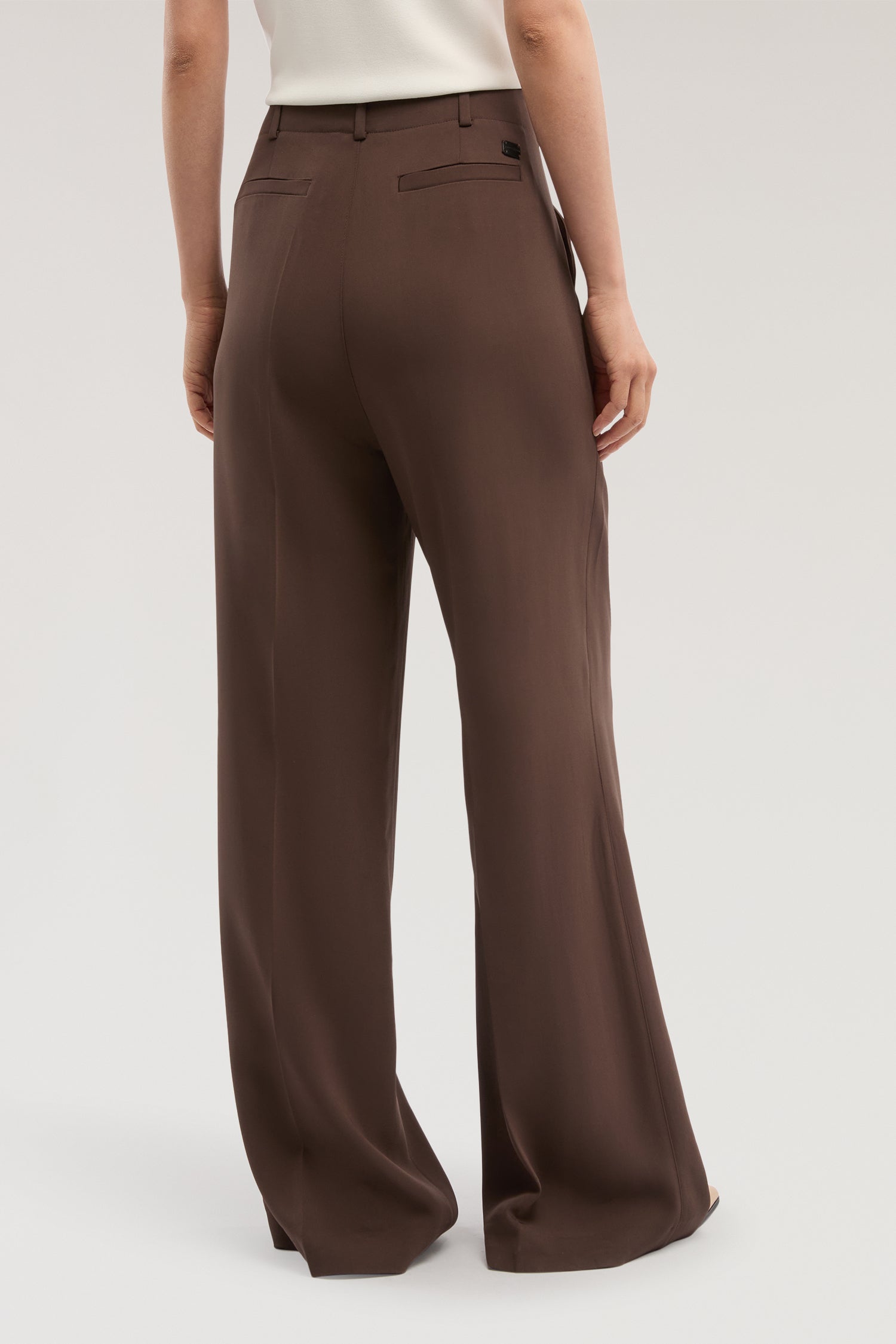 Pantaloni ampi in cady 3|3340719a4ae7524174bb84598ae202743185ade18b011f8526f46f0d8b2cb64e