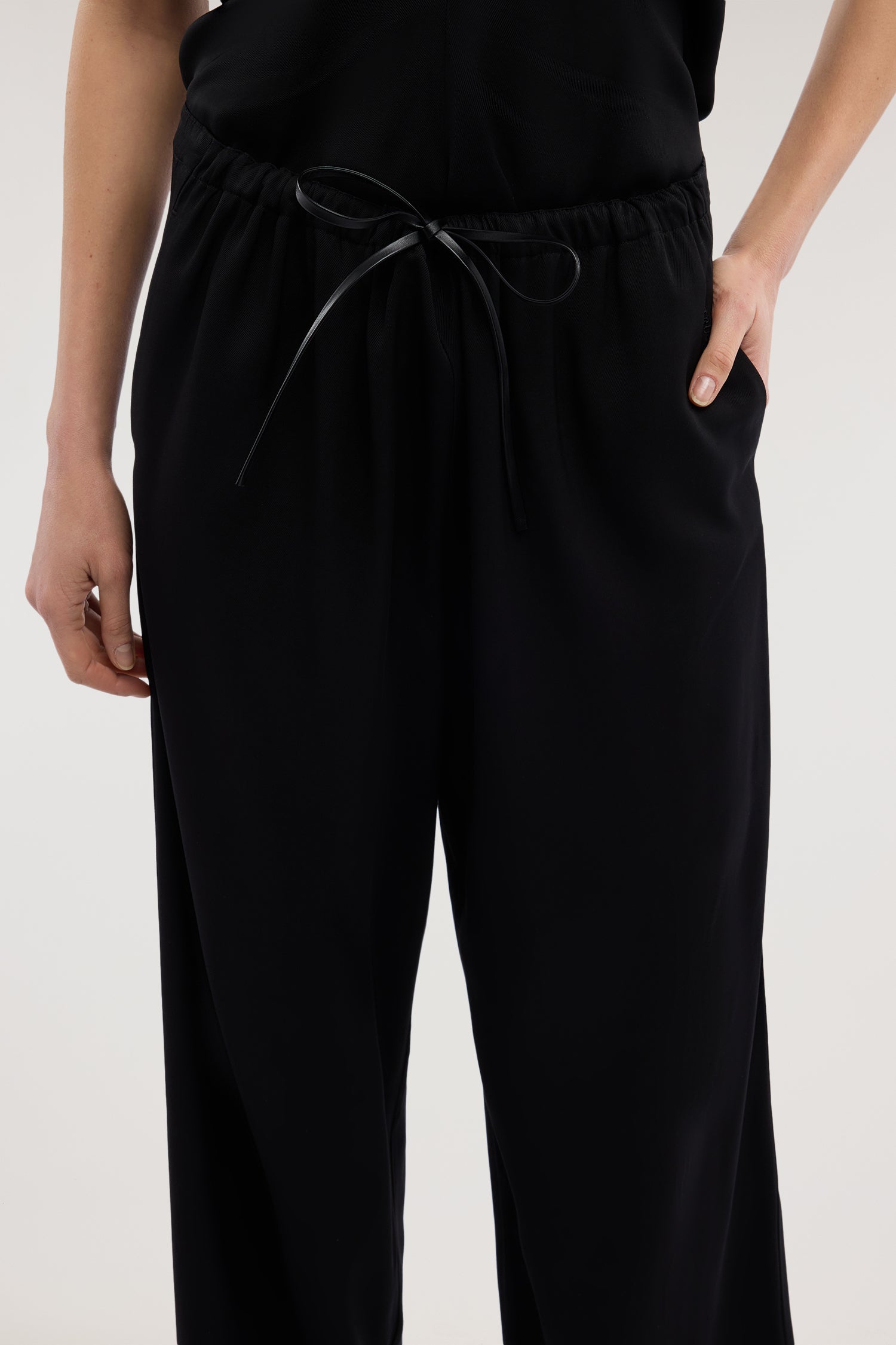 Pantaloni palazzo in twill di viscosa 4|fd6c562d0fd19d07da19f753178c21aa78ce454461039a247ebef3c9eb73a75c