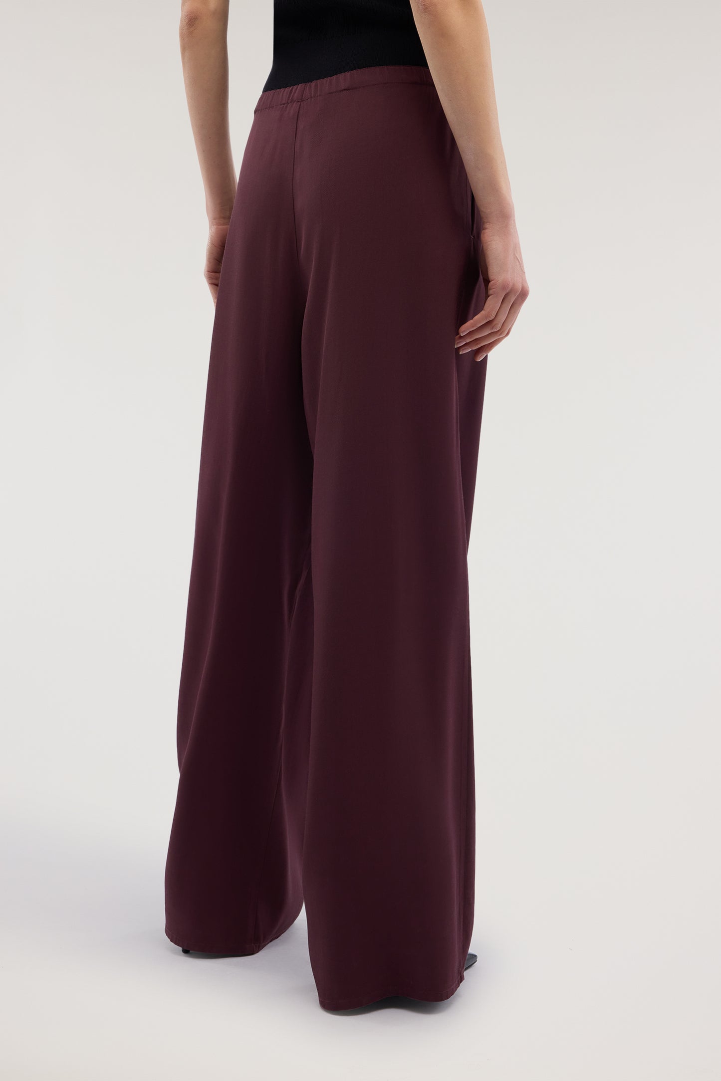 Pantaloni palazzo in twill di viscosa 4|9650bbb1a749da29645383cfbb004abdc3cd5f393a090843e331f0e59dc706c0