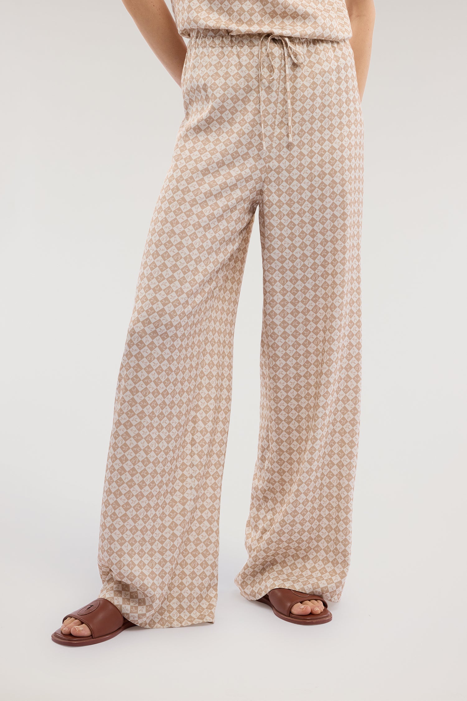 Pantaloni ampi con stampa in twill viscosa 1|425989eac30392b2ae7af9bff9ccc1b17b5ddbbeb3ad665f4a1f53607d0116a0