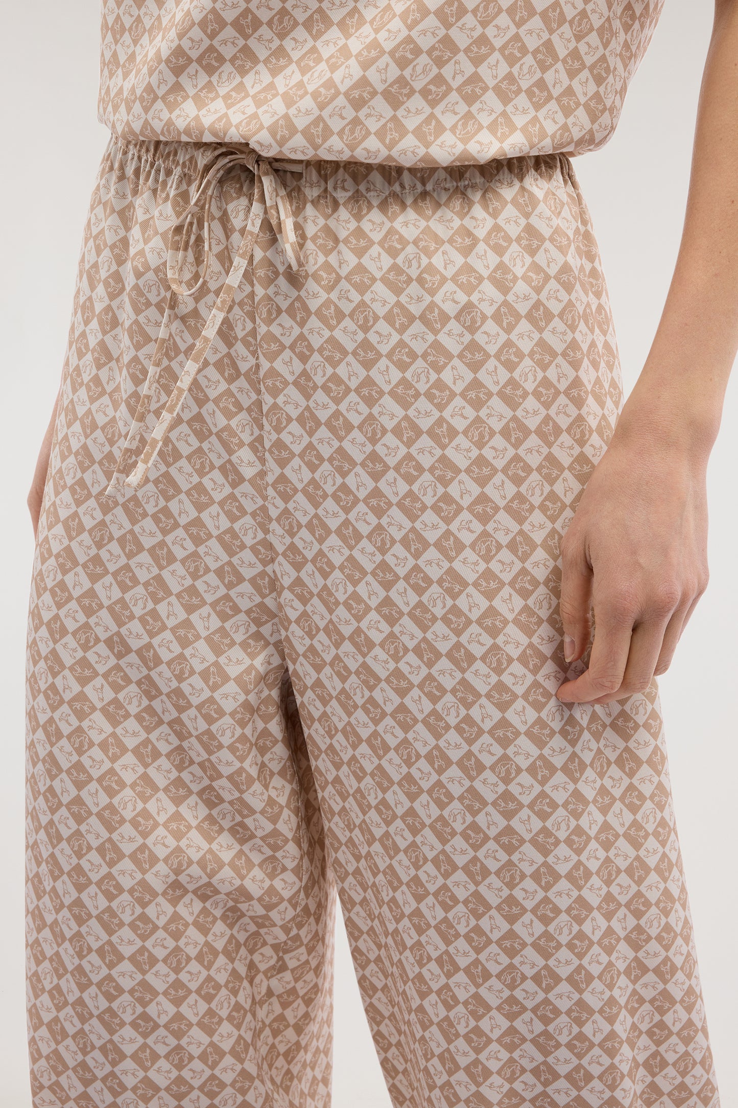 Pantaloni ampi con stampa in twill viscosa 3|b943e0fda86f2af8970b06535f2d65912bacc15abe09935404fd335a77a7adfb