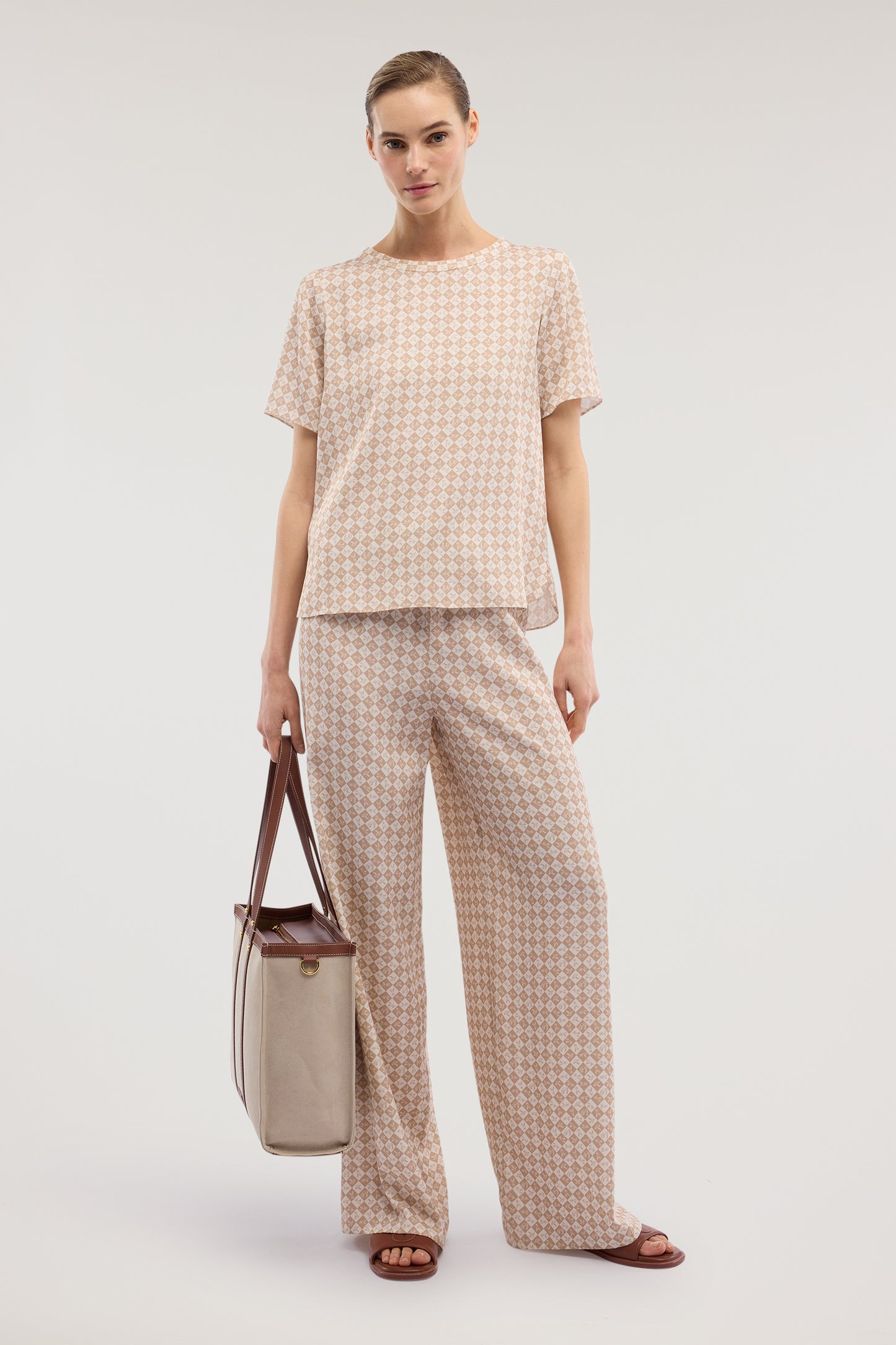 Pantaloni ampi con stampa in twill viscosa 4|d78bf811264697e780120ce4ac2ebdf1e02bf72f8a23698c14902fb3f1dd87c0