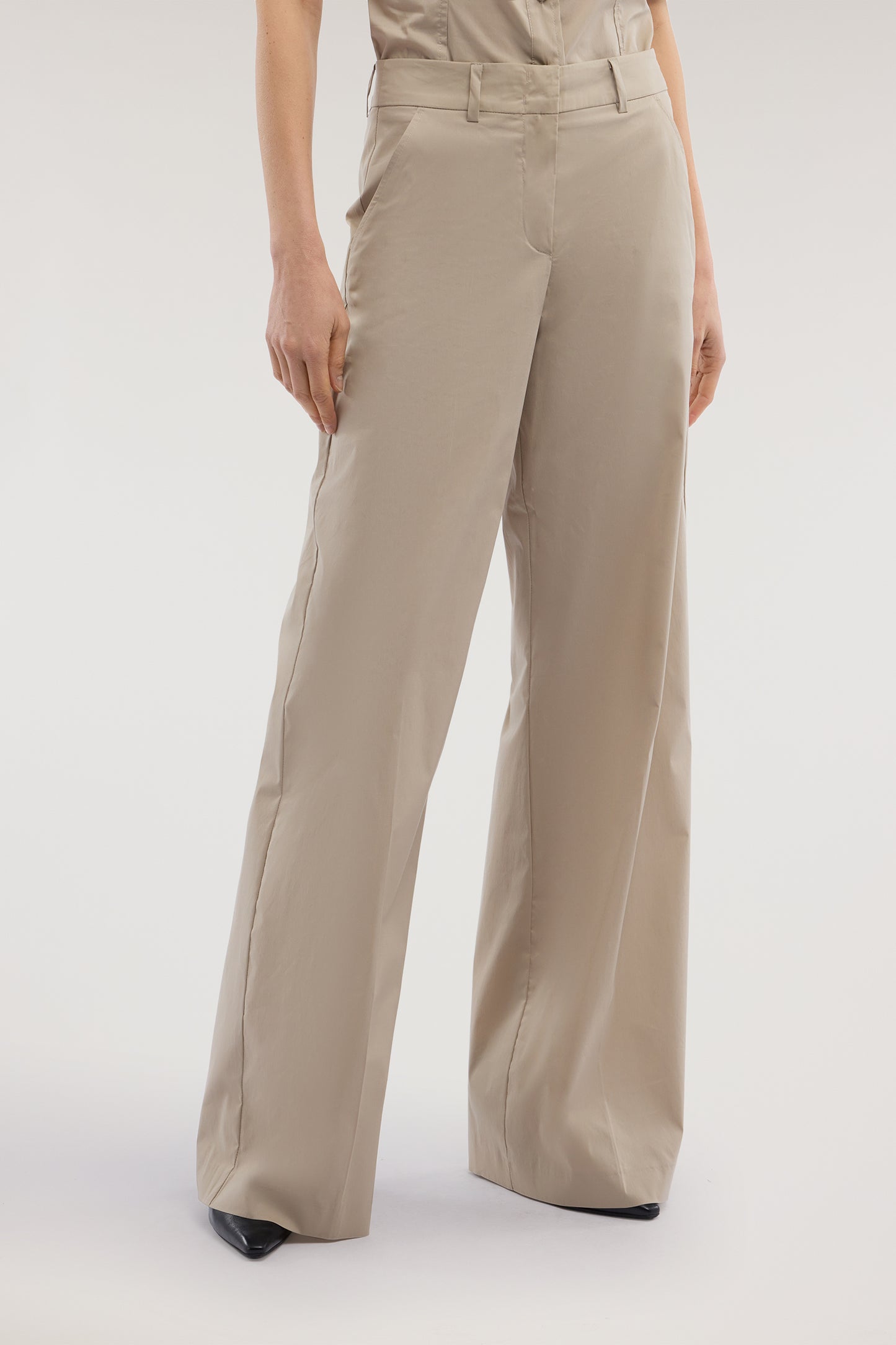 Pantaloni ampi in cotone leggero 1|37fd22ab95880936287acc83600ecb36c68a18d157a6876dca612feed8c29e6f