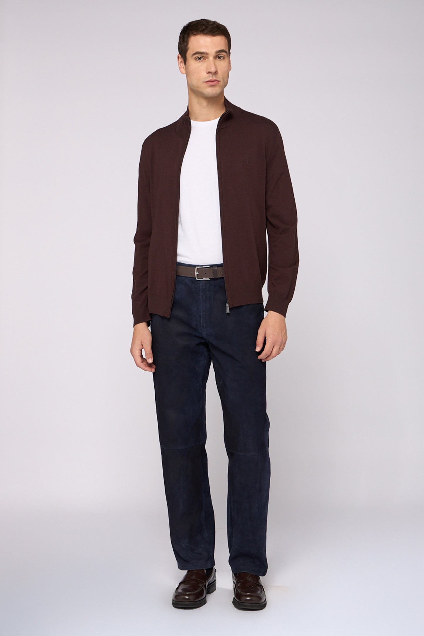 Pantaloni Straight 390 5 tasche in suede effetto denim 6|7c13cc5d8c88fce4190c715dc34098d6e8657b7a338ff1ac649dd256058e6cd9