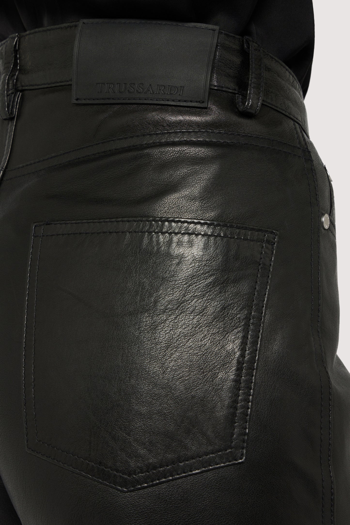 5 tasche flare in pelle 3|f99d024c7d67843af99c400c807fb4e520506771095251ed6dde692a7bfd2d6d