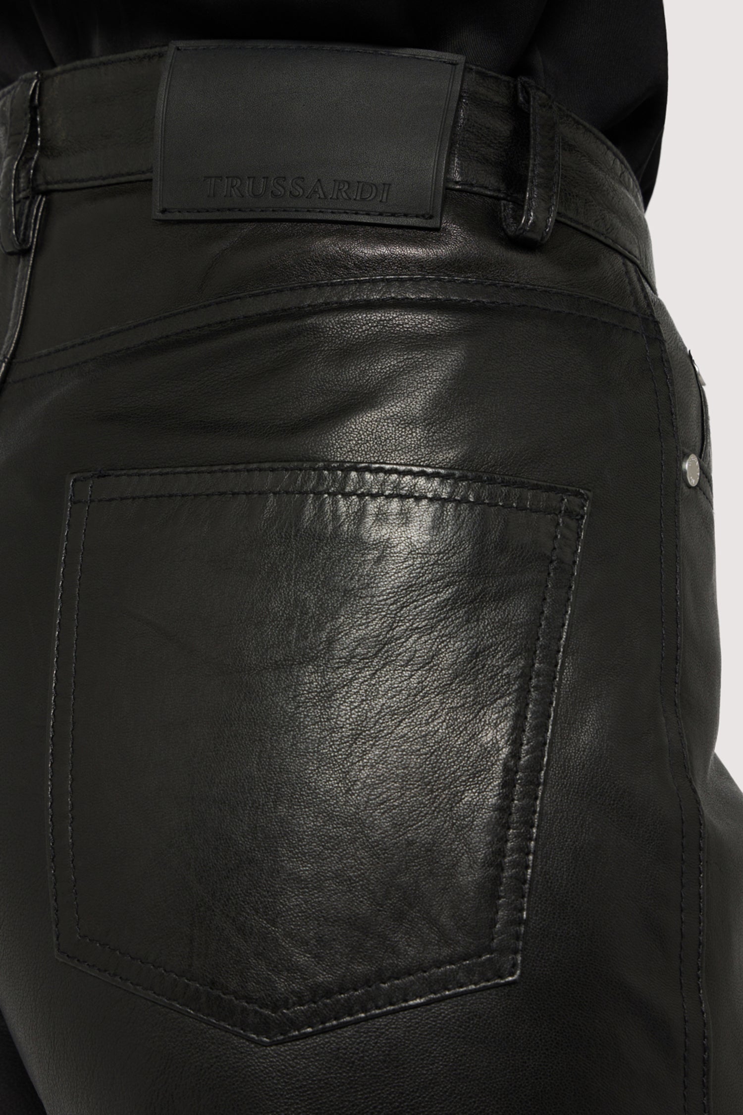 5 tasche flare in pelle 3|f99d024c7d67843af99c400c807fb4e520506771095251ed6dde692a7bfd2d6d