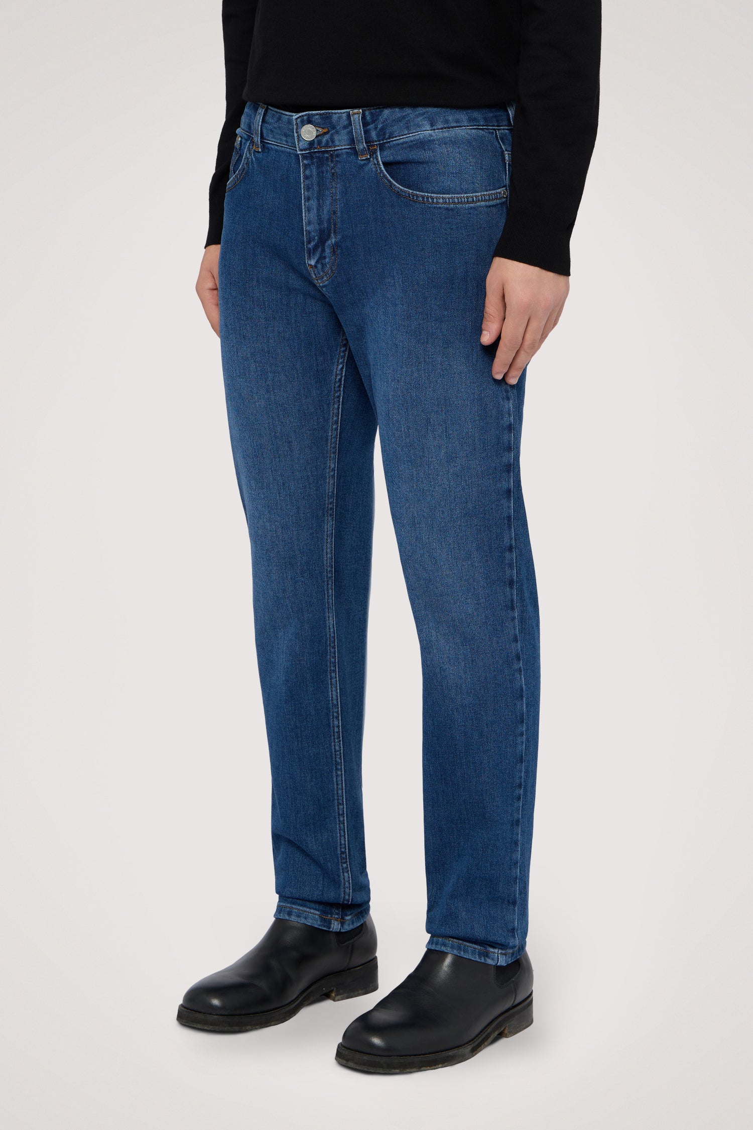 Jeans Slim 370 in denim super stone washed 1|d428a932cc3e4140631d57277af5be5a53150155b12cb0330f7eb20401d9f4b5