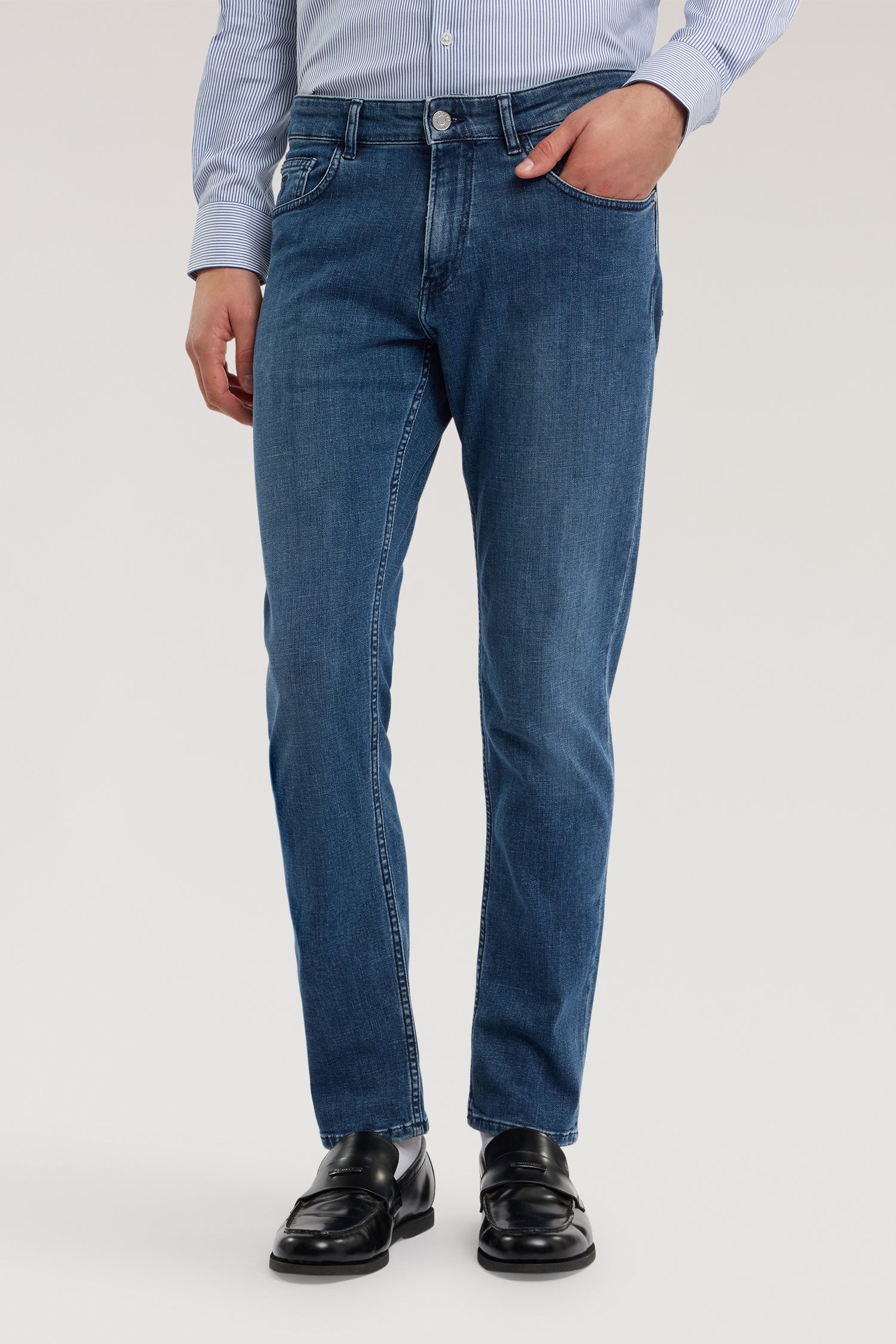 370 Slim – Jeans in Denim Comfort 1|0923e19bd1827138af604064142302f6dc031968a0ea576331c15332a14ce7b5
