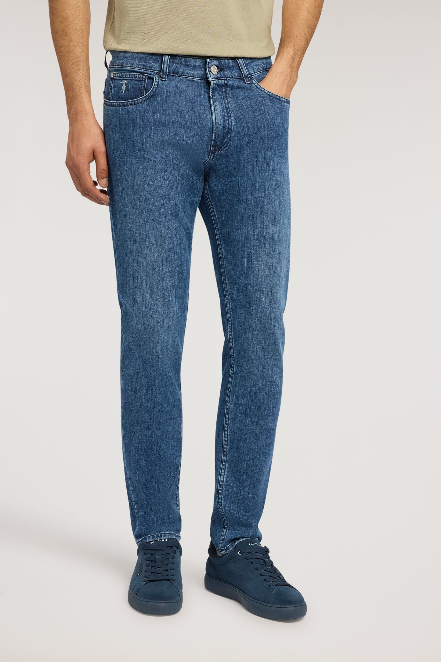 370 Slim – Jeans in Denim Comfort 1|f6ec49dc709e3df7fc225f61da8d2ba8719c49869a1bfde23c0e651715ad9ea5