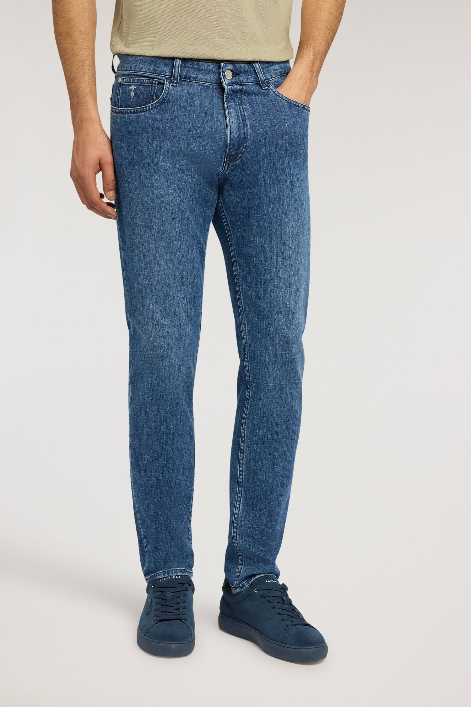 370 Slim – Jeans in Denim Comfort 1|f6ec49dc709e3df7fc225f61da8d2ba8719c49869a1bfde23c0e651715ad9ea5
