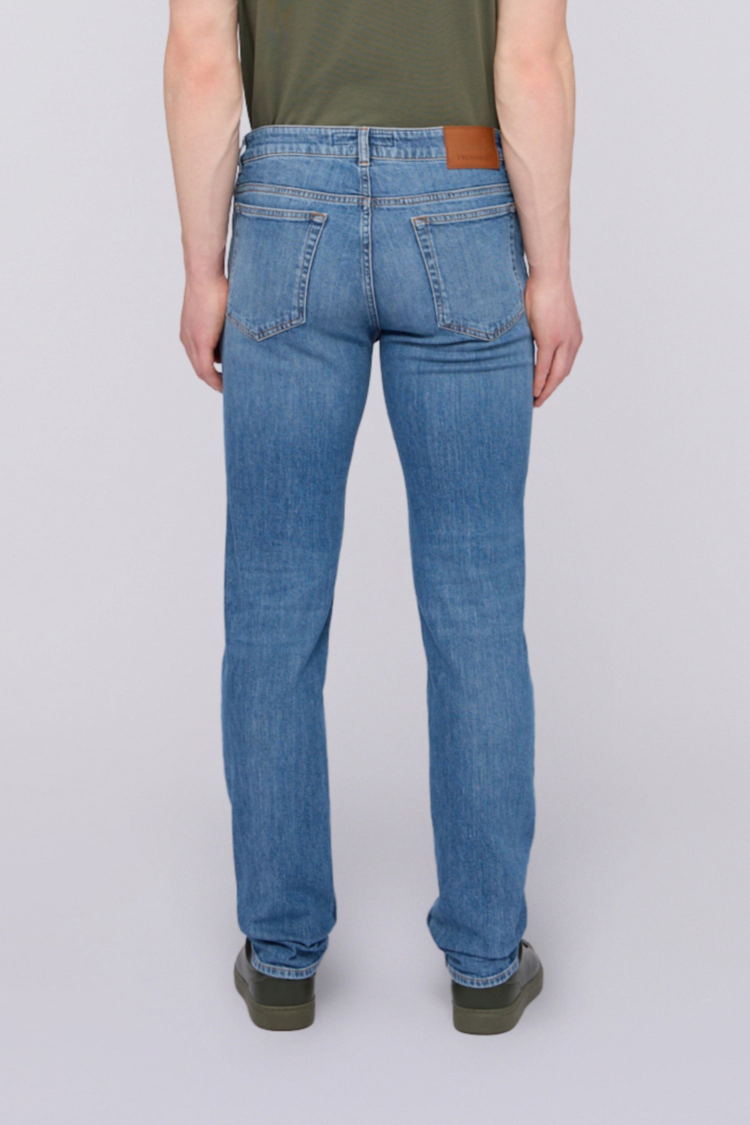 Jeans 370 slim fit in denim 2|f21d2b66dc00feff1daf27b614ce4f579af762ef720ba731cd73d9f48d06a76b