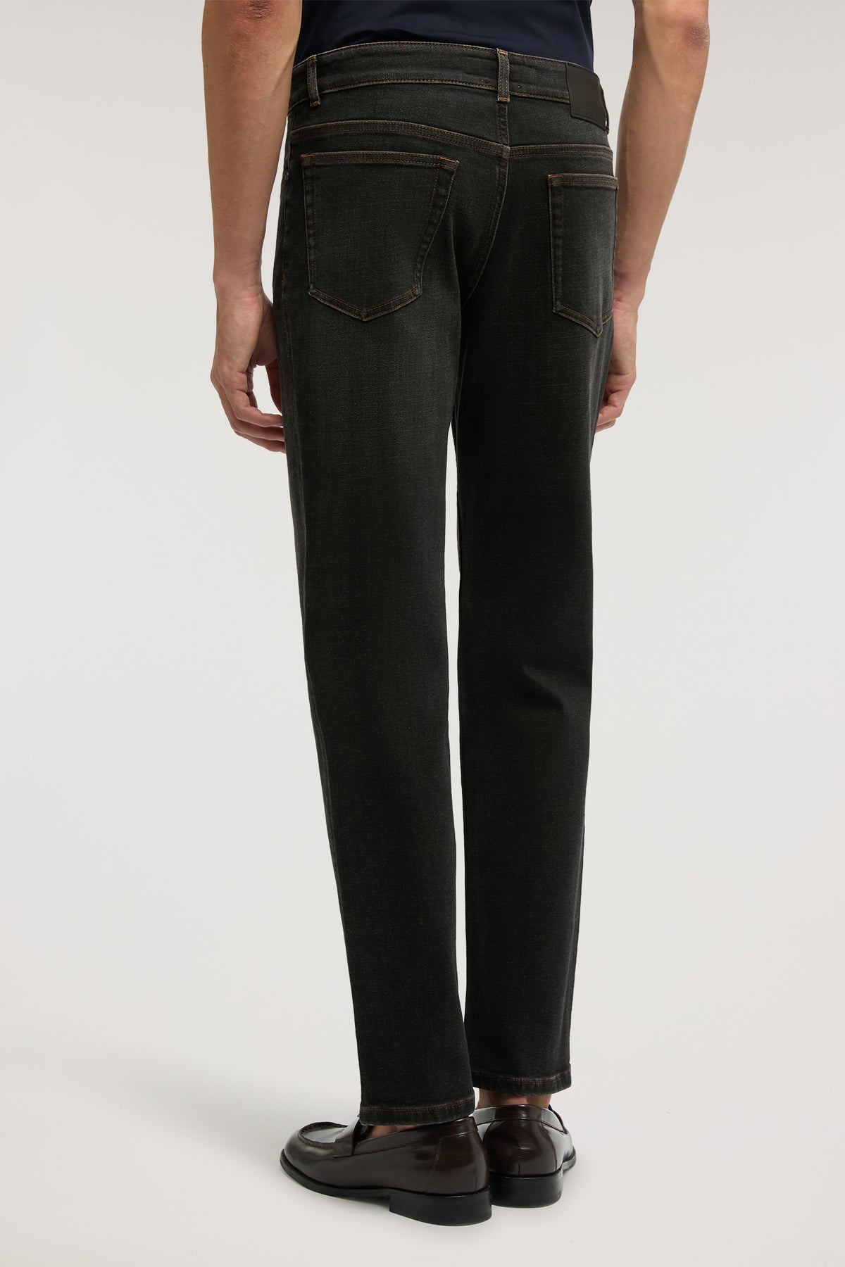 Jeans 380 Icon regular fit con patch in pelle in denim sovratinto 4|887f08bfc7717d8b6cc04663c34d0c00f85ea4a15e2a9a5f4c723d51c9f8ce59