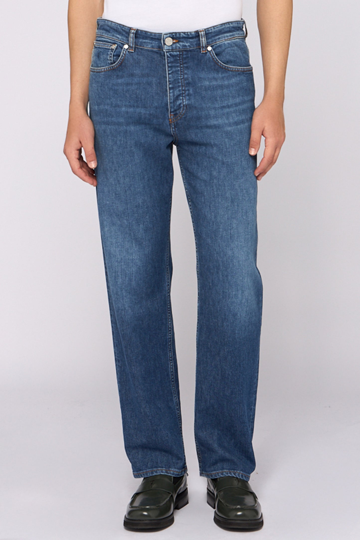 Jeans Regular Straight 390 THE DYNAMIC in denim 1|ea5eb2e3059f50dc21b540c33c15abc861c11e9aa557c17cb1aad00f8b8737c4