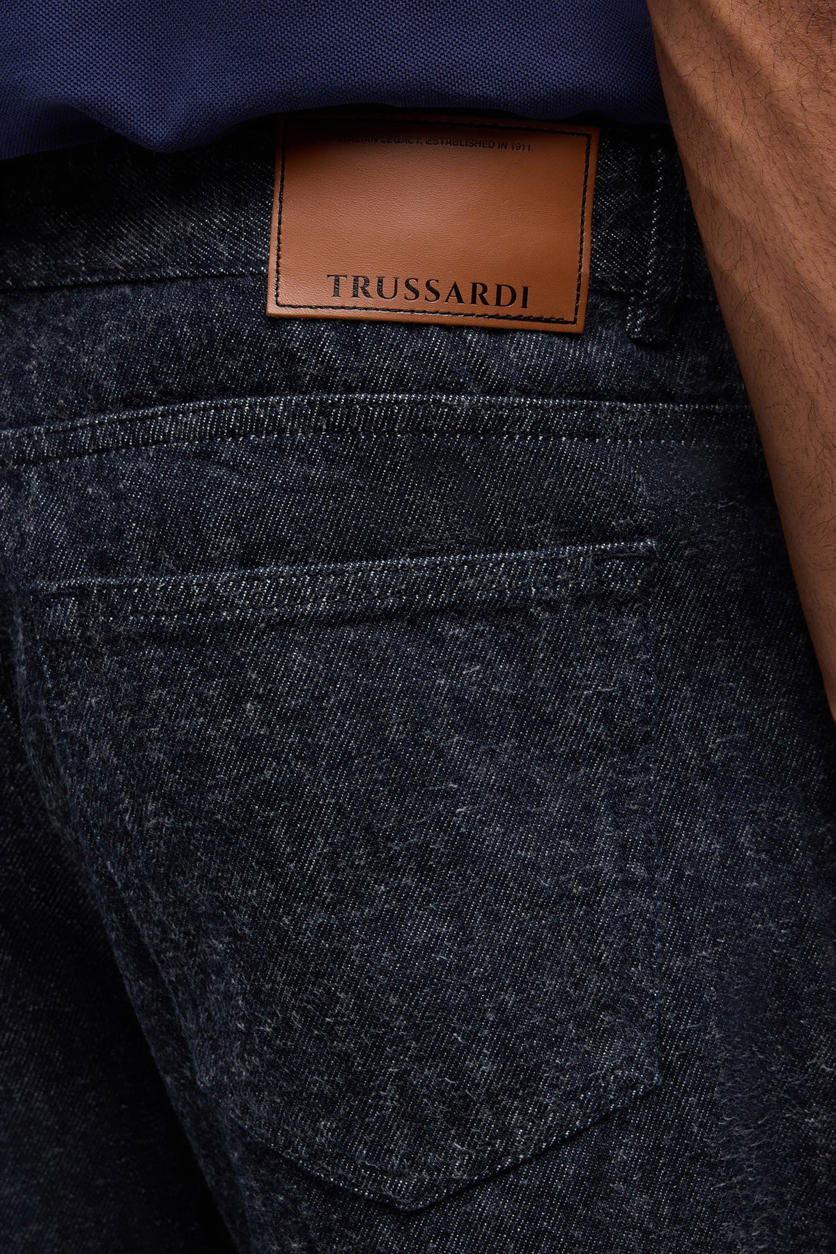 390 Straight - Jeans in Denim Cardato 3|7c7f52ff99bc4fbd3310790485310d8d4dcf8f4279f6ad23455e9be92ef65860