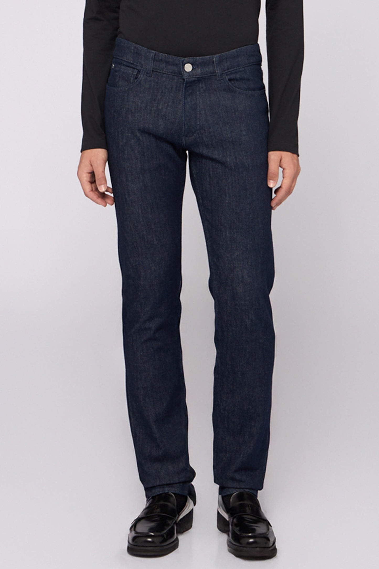 Jeans 370 slim fit in denim rinse 1|f28248e9640125186cdcd25dbf71c37c04986bef83190554e6233d40ed095a8c