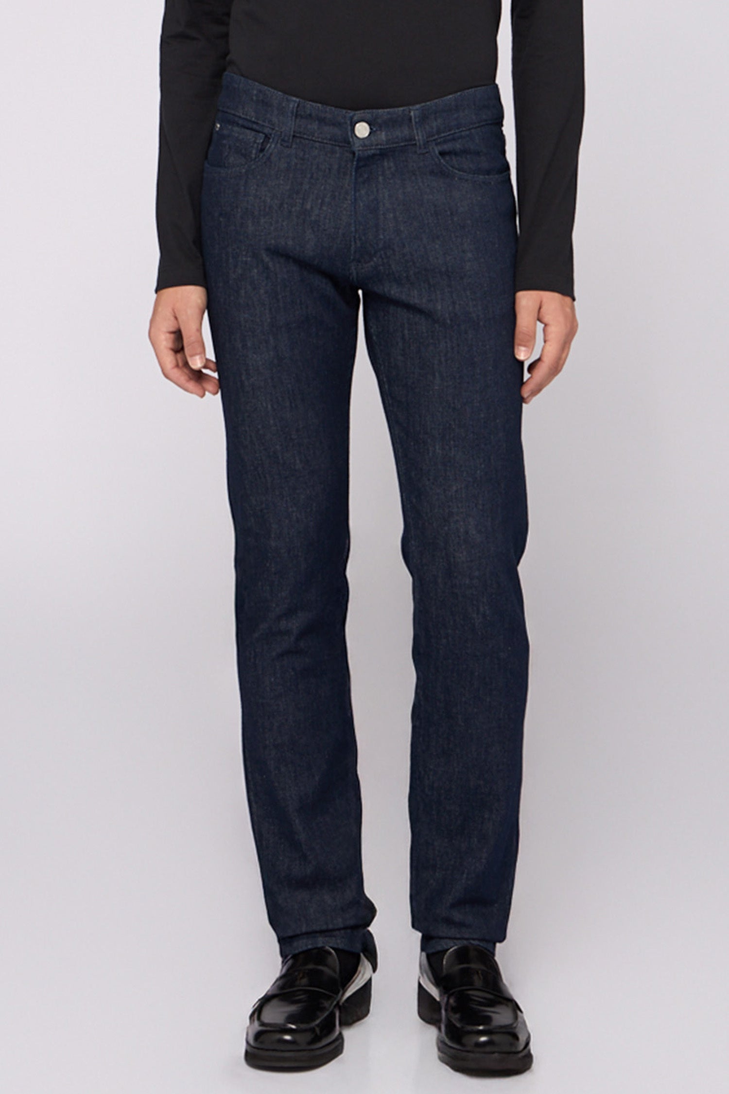 Jeans 370 slim fit in denim rinse 1|f28248e9640125186cdcd25dbf71c37c04986bef83190554e6233d40ed095a8c