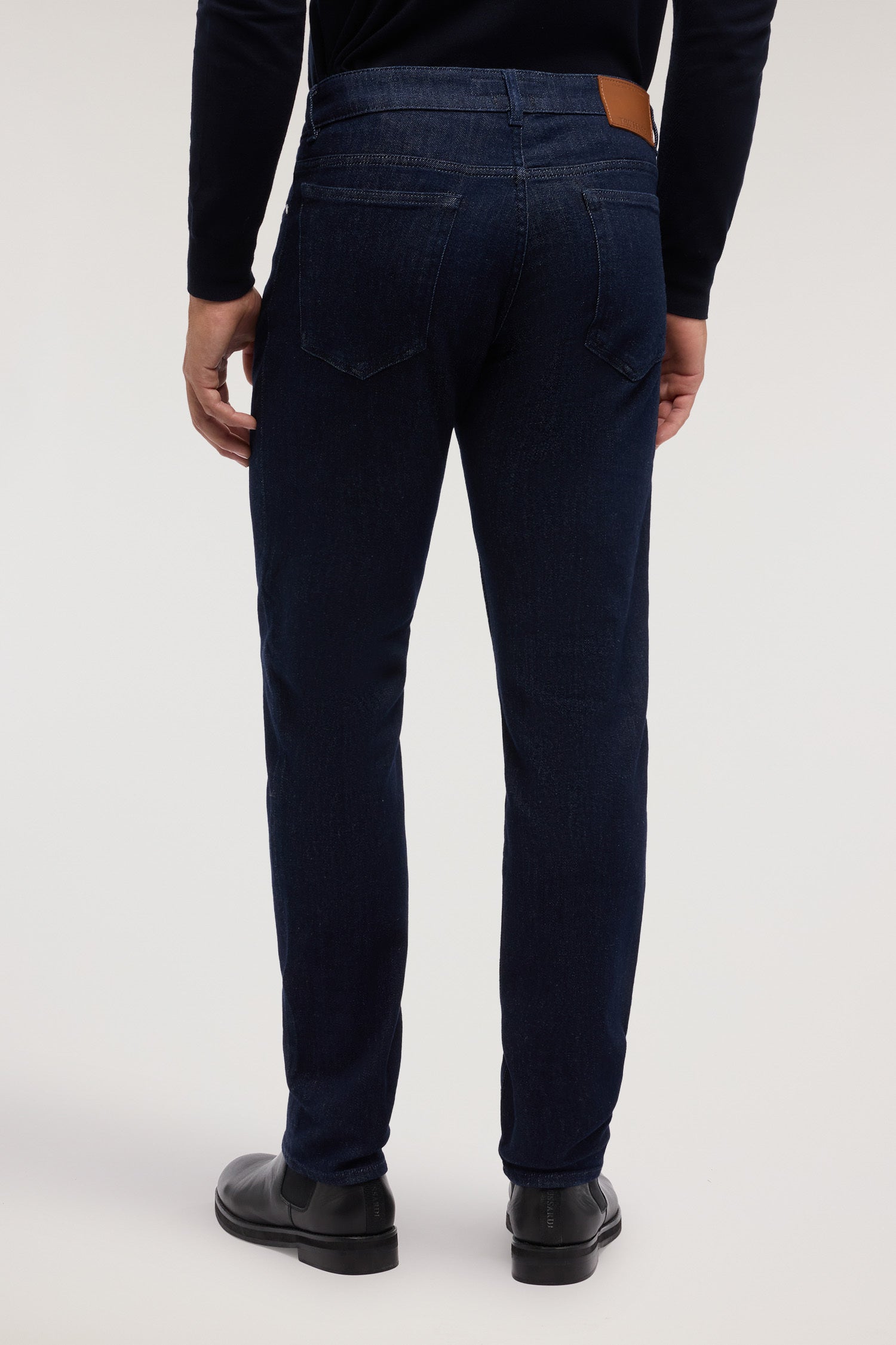 Jeans Slim 370 CLOSE in denim rinse 2|4ddc108a95f11f7823a9001dfac0a5e8a5b1e7d00fab46eb30ea014ca9d6bfea