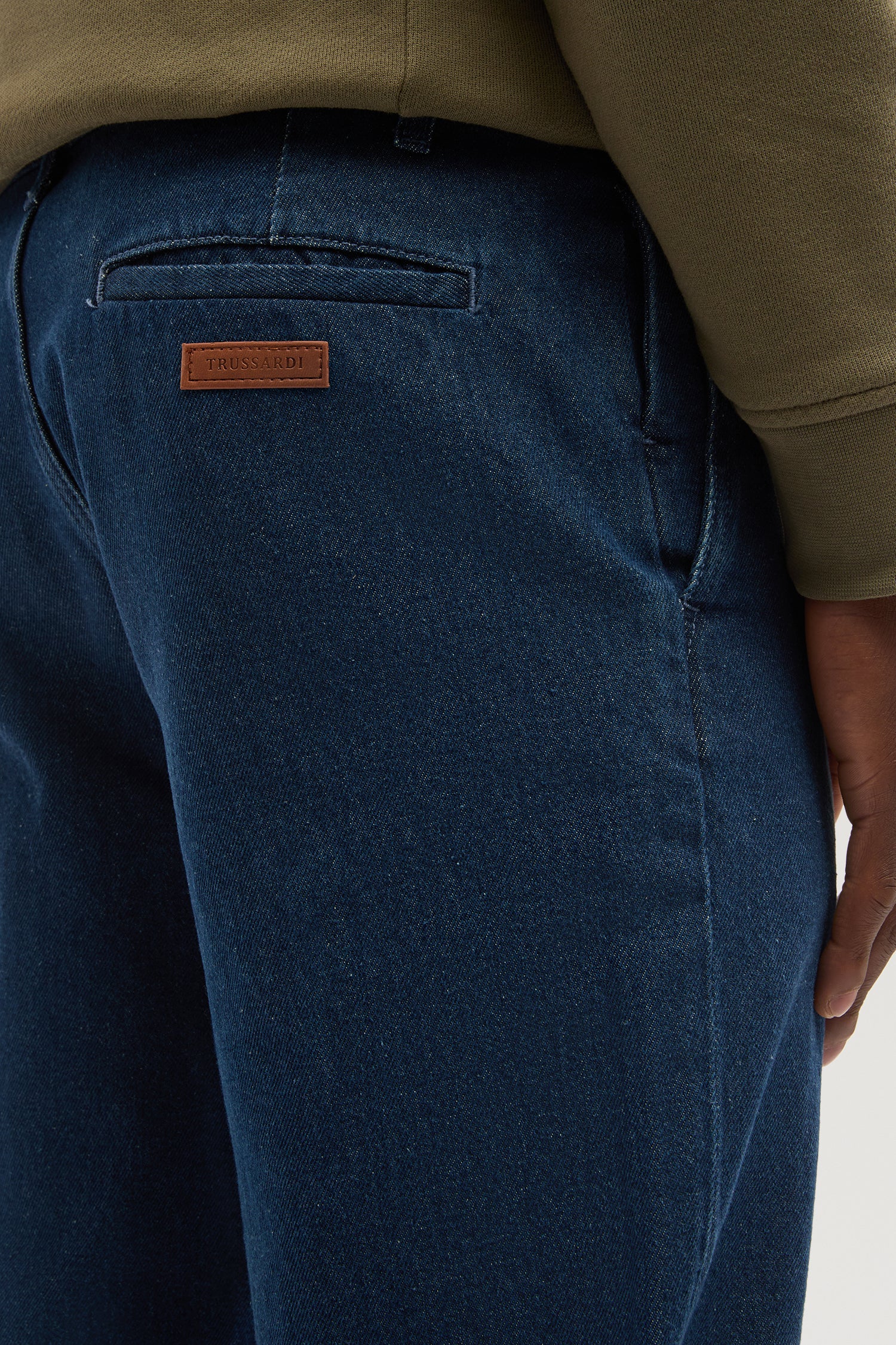 302 Slim – Jeans in Denim Leggero 3|4d111bb98721af61e741411dbf3330b5f0bf3fbe4da174e5585a2078d0fec129