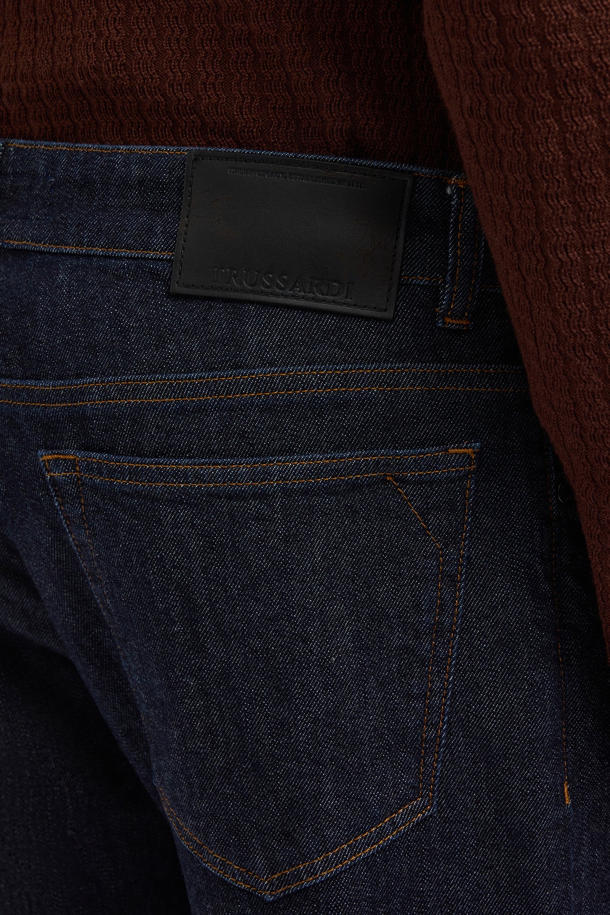 Jeans Straight 380 ICON in denim con cashmere 3|d8b7967837e18d3b1c85f82d1740d0345e6ad83e7af3d4b82e322990c820fb51