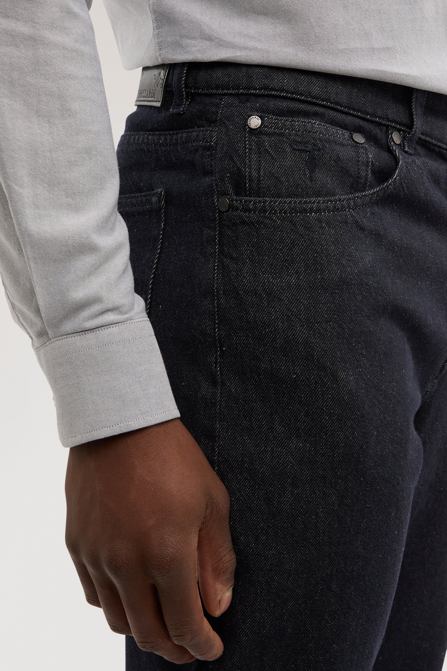 390 Straight – Jeans in Denim Blu Scuro 3|0ef185a0c9bd4b4c46bb1001ba08ceea6281a6b660e6c5ddae8bb043f212be8e