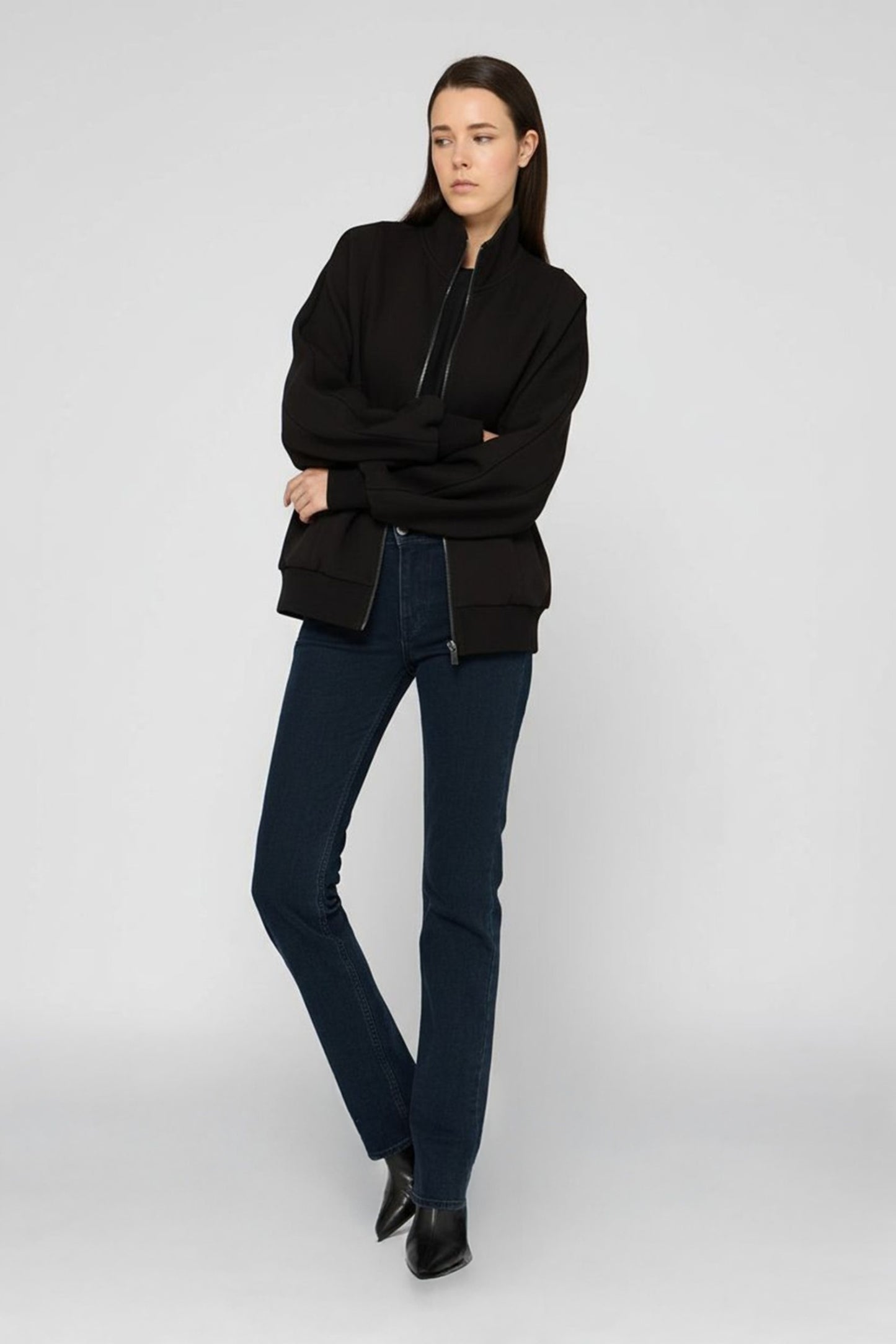 Jeans 130 slim fit in denim 4|b02612d009dc7f50c40ba26eb578763370f10972b0f3ad05802ea9c6936ee0d7