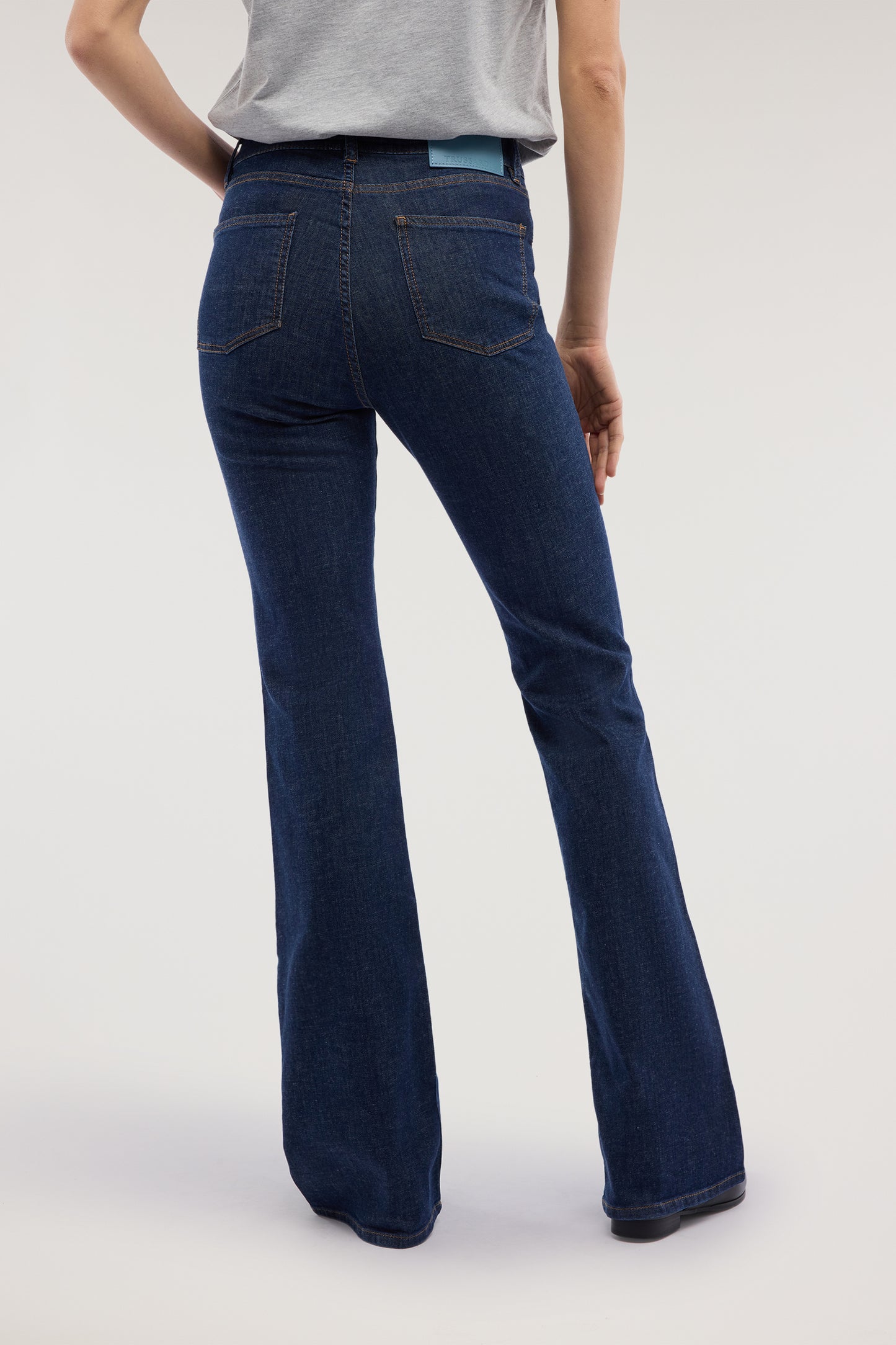 131 Flare – Jeans in Denim Comfort 2|3e02f9b4961ccce6f50bb5957a86636b1e92a9f37cd95268a21d10fb246d6a8f