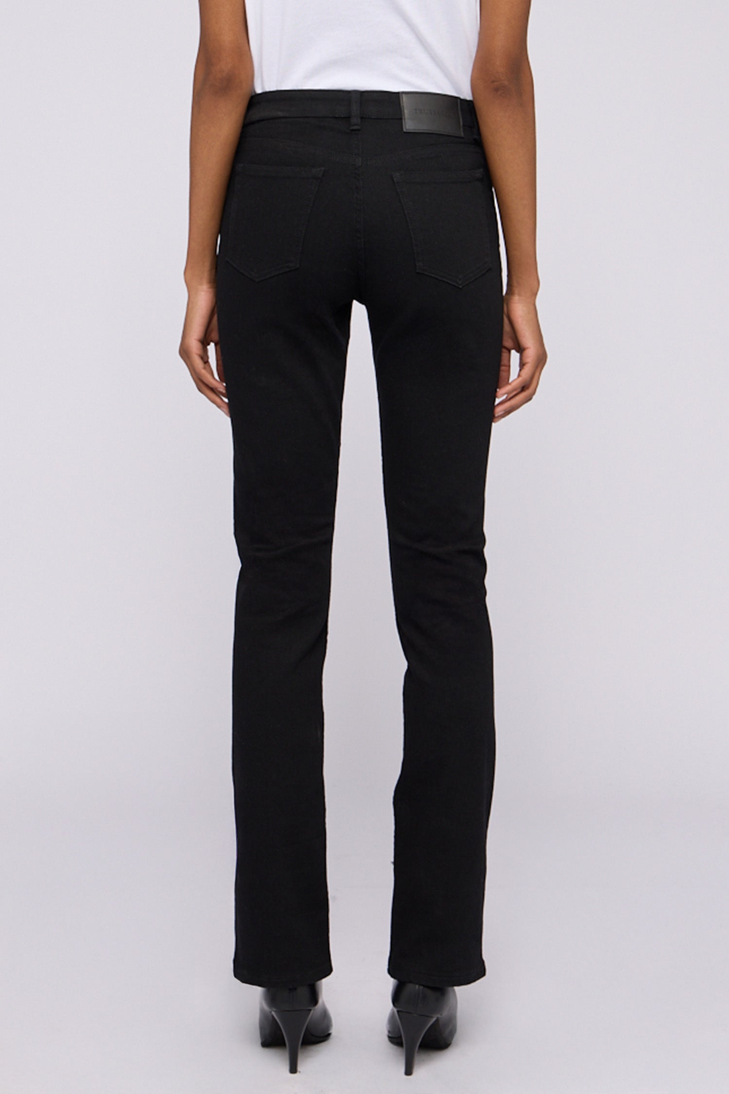 Jeans Slim 130 in denim rinse 2|129d2698ddc0617acdfcd5a90947e07ffa0e7be120322ffe0c48e945e9f81fa7