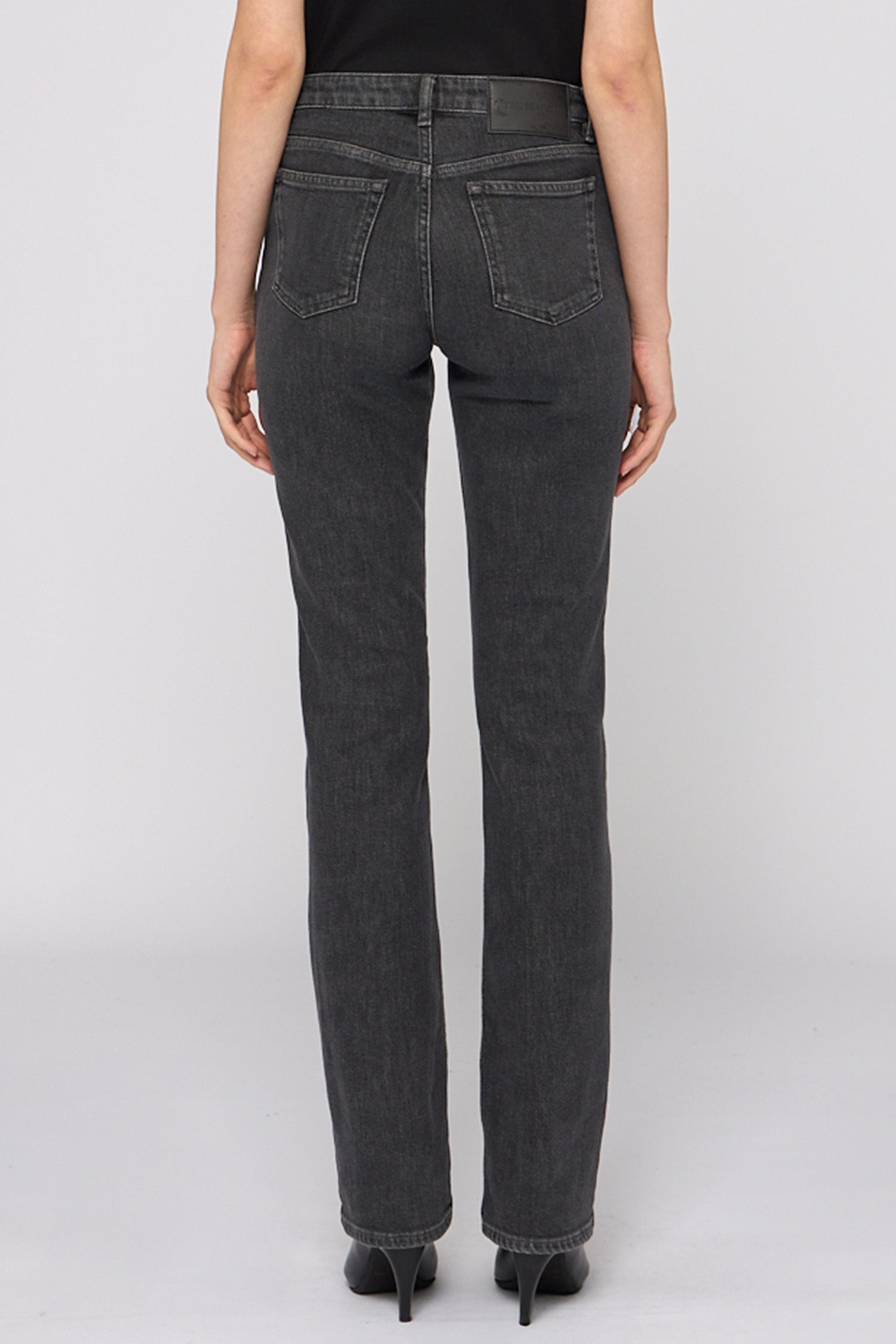 Jeans 130 slim fit in denim stonewashed 2|c9669fad6e98fb40cb7ac7bacbcdcd66105e02641113e453fe462b0a8bec0078