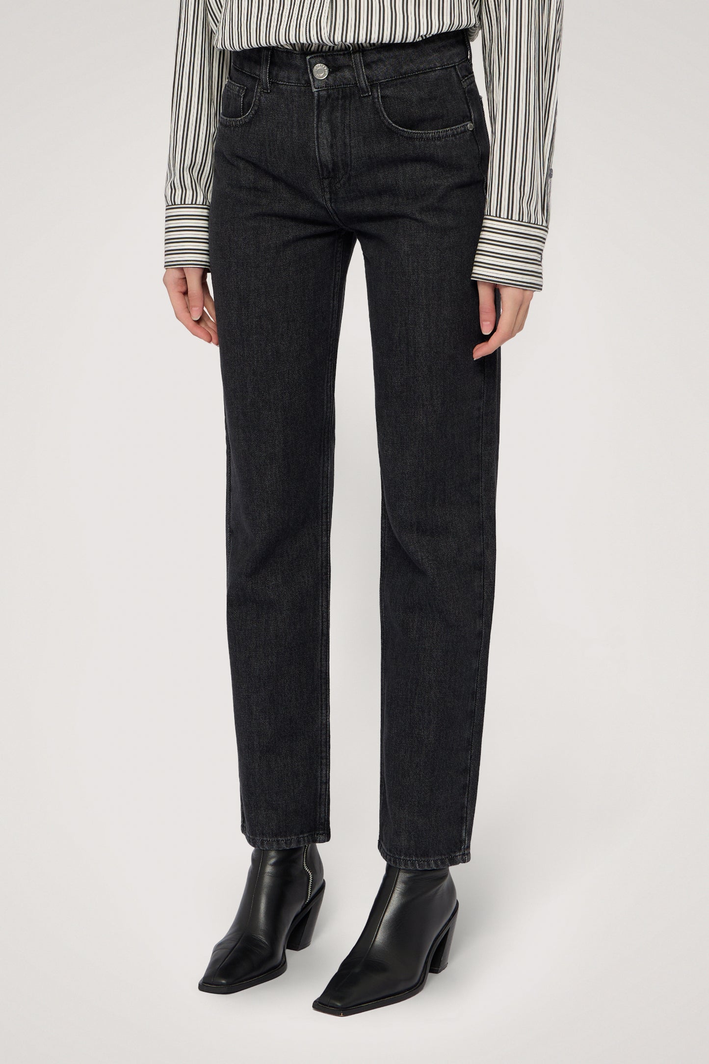 Jeans Straight 190 THE ESSENTIAL in denim stonewashed 1|bd635639b7ba61862286e9bf8fa37a83e61ab23743f789033e1638778453c1d8