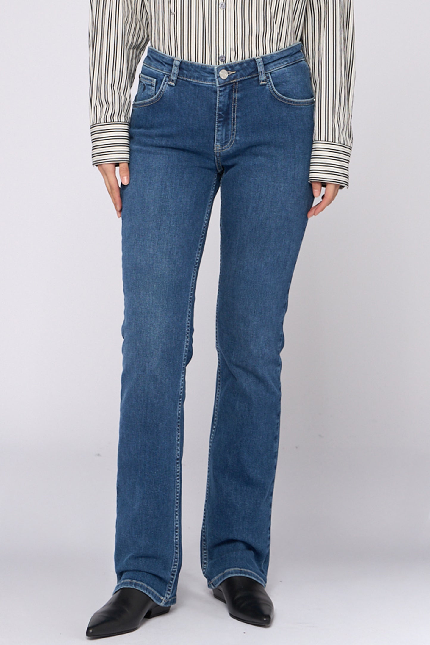Jeans 130 slim fit in denim 1|826de2ca711159774e7741bd37696e949e177b56886f3b3dfa984ac4156eaa53