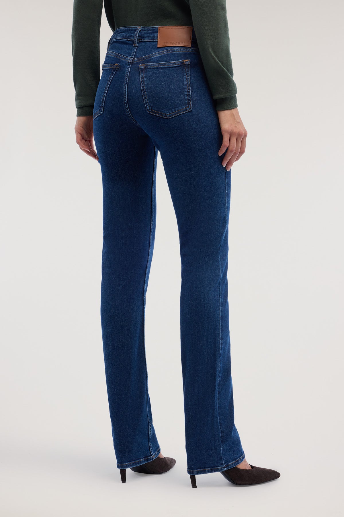 Jeans Straight 130 CLASSIC in denim stonewashed 4|09c629f90e8003c51ae57bcff122bd497b078d264f830bb921b526720a0336db