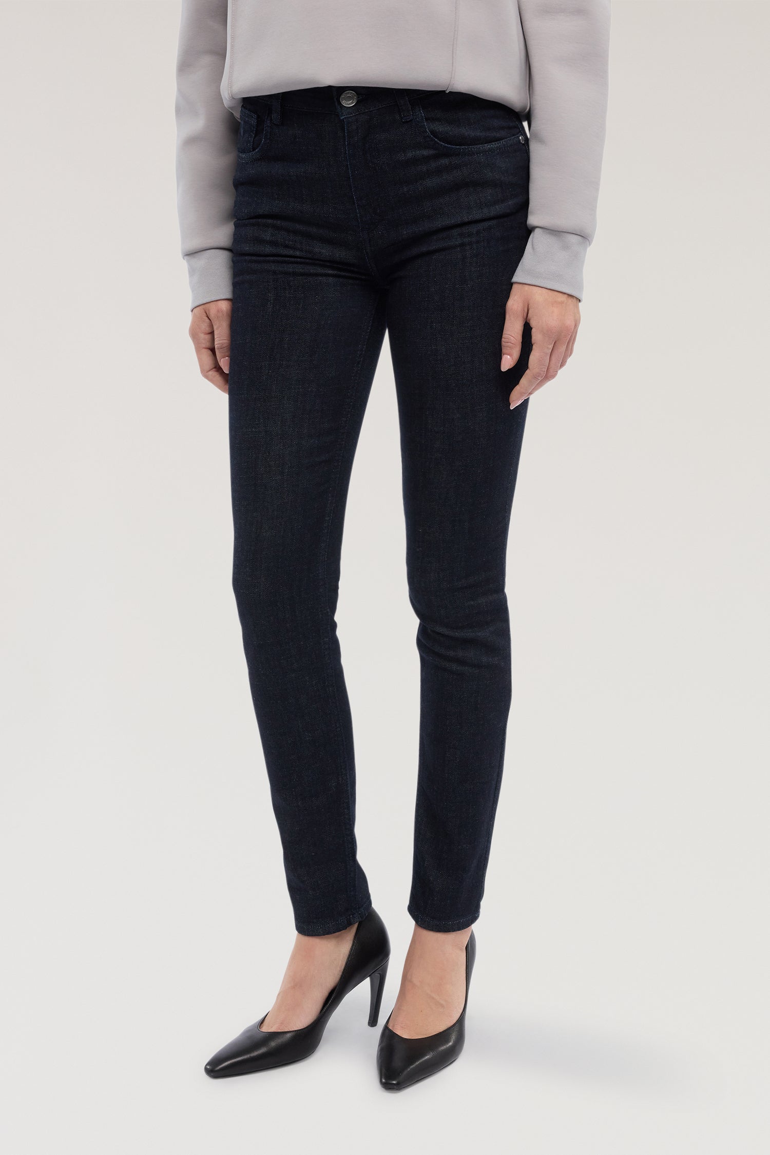105 Skinny – Jeans in Denim Comfort 1|f87d4c8422332fcc49675fca60263921d3c9b9f6a1059aae30184254348a8782