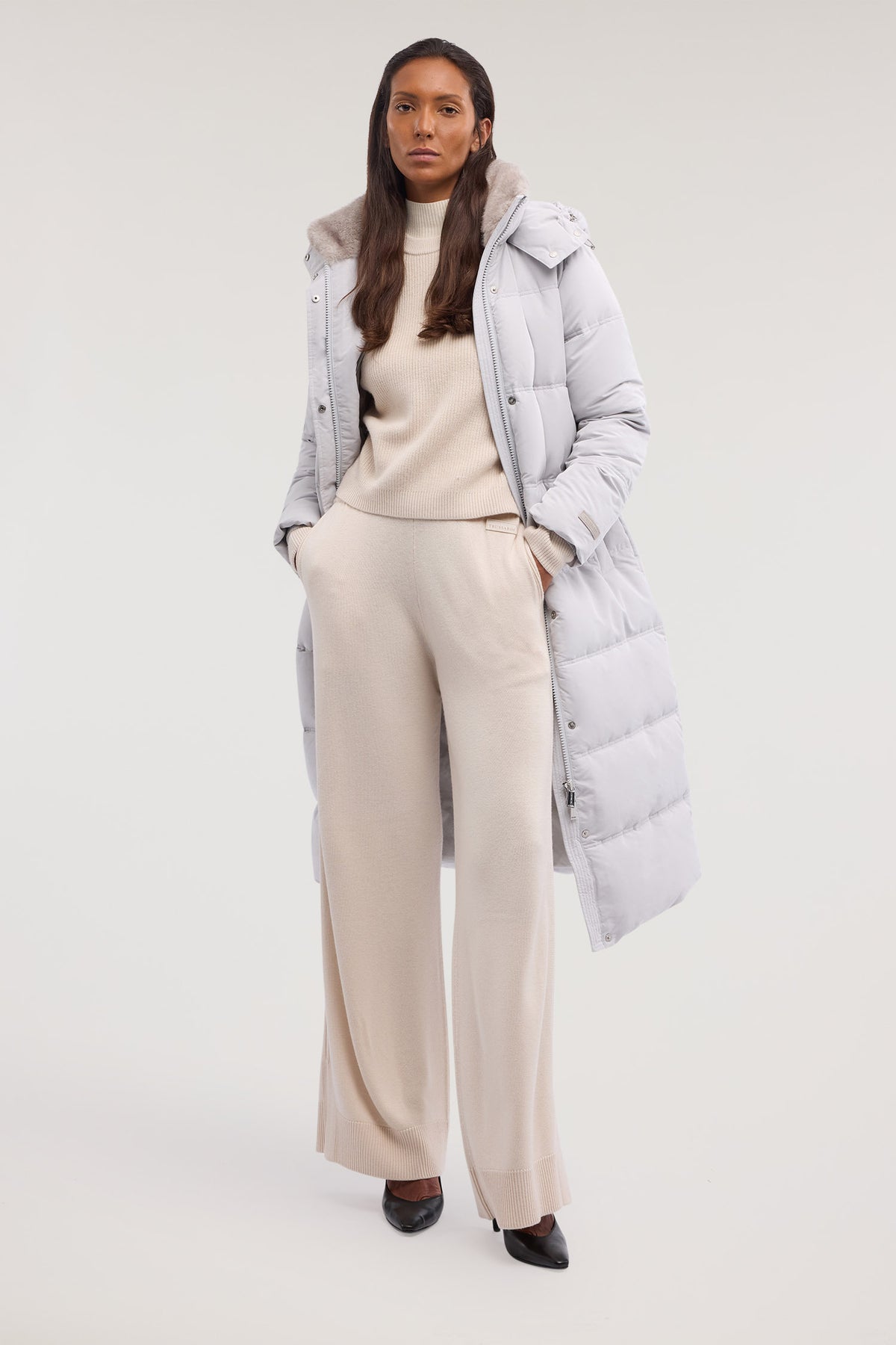 Pantalone palazzo in maglia misto cashmere 2|3138f79fcef43f98955e1161359a2d0205547aff69f463ee95a3c580c436859e