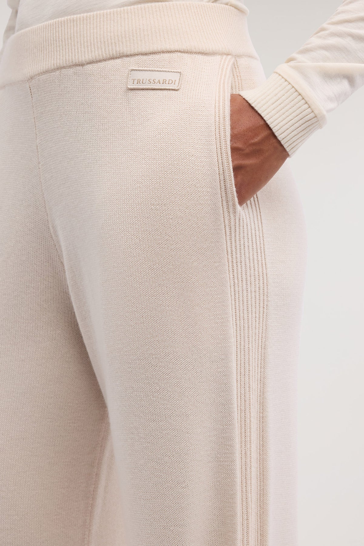 Pantalone palazzo in maglia misto cashmere 3|057523f50ef8927448d37647339481a2bf45b46ff2ffb9f491b70852fe4b2523